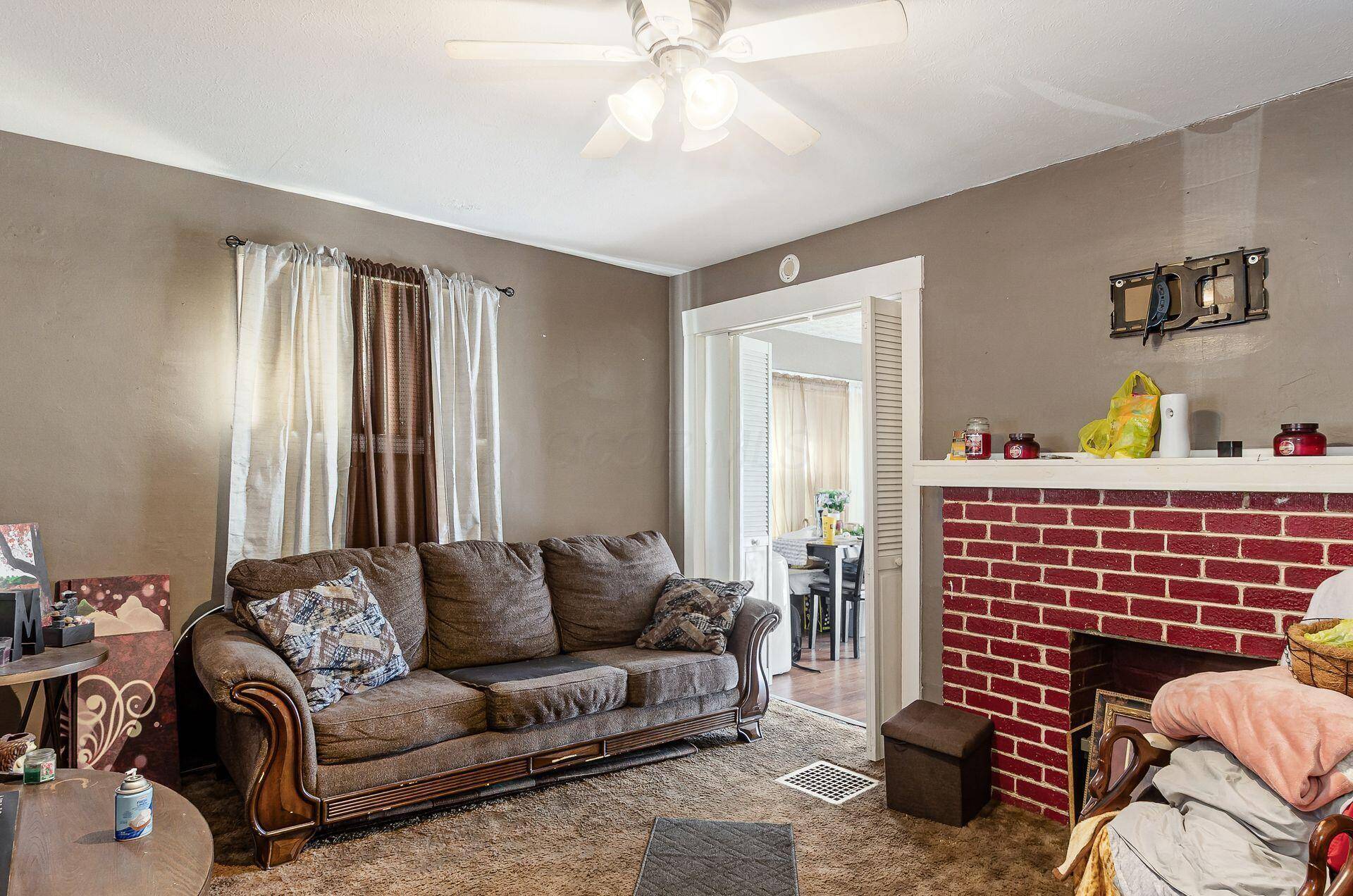 Columbus, OH 43204,2397 Sullivant Avenue