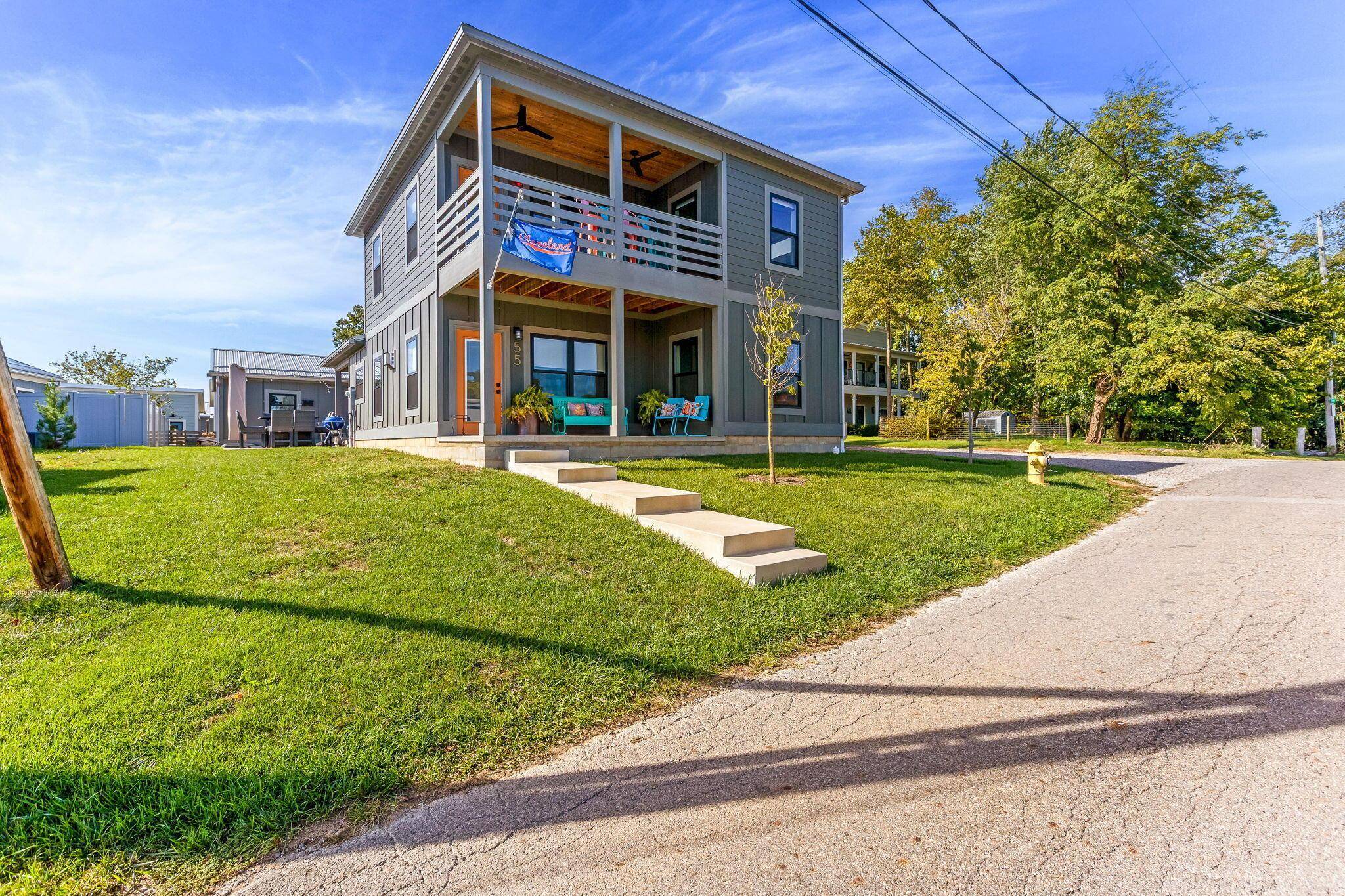 Buckeye Lake, OH 43008,55 East Street