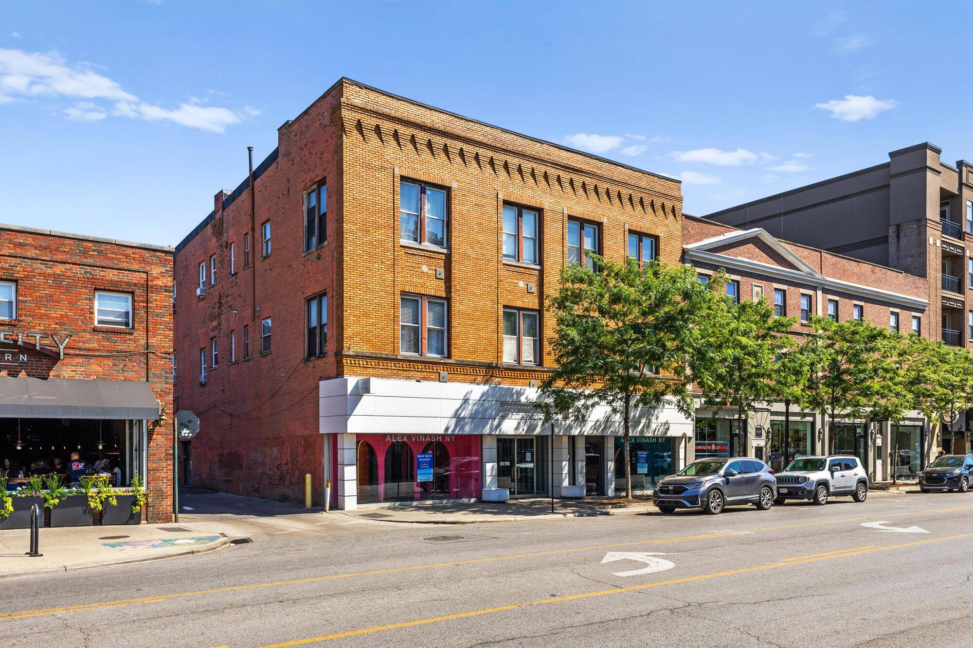 Columbus, OH 43215,854 N High Street #F