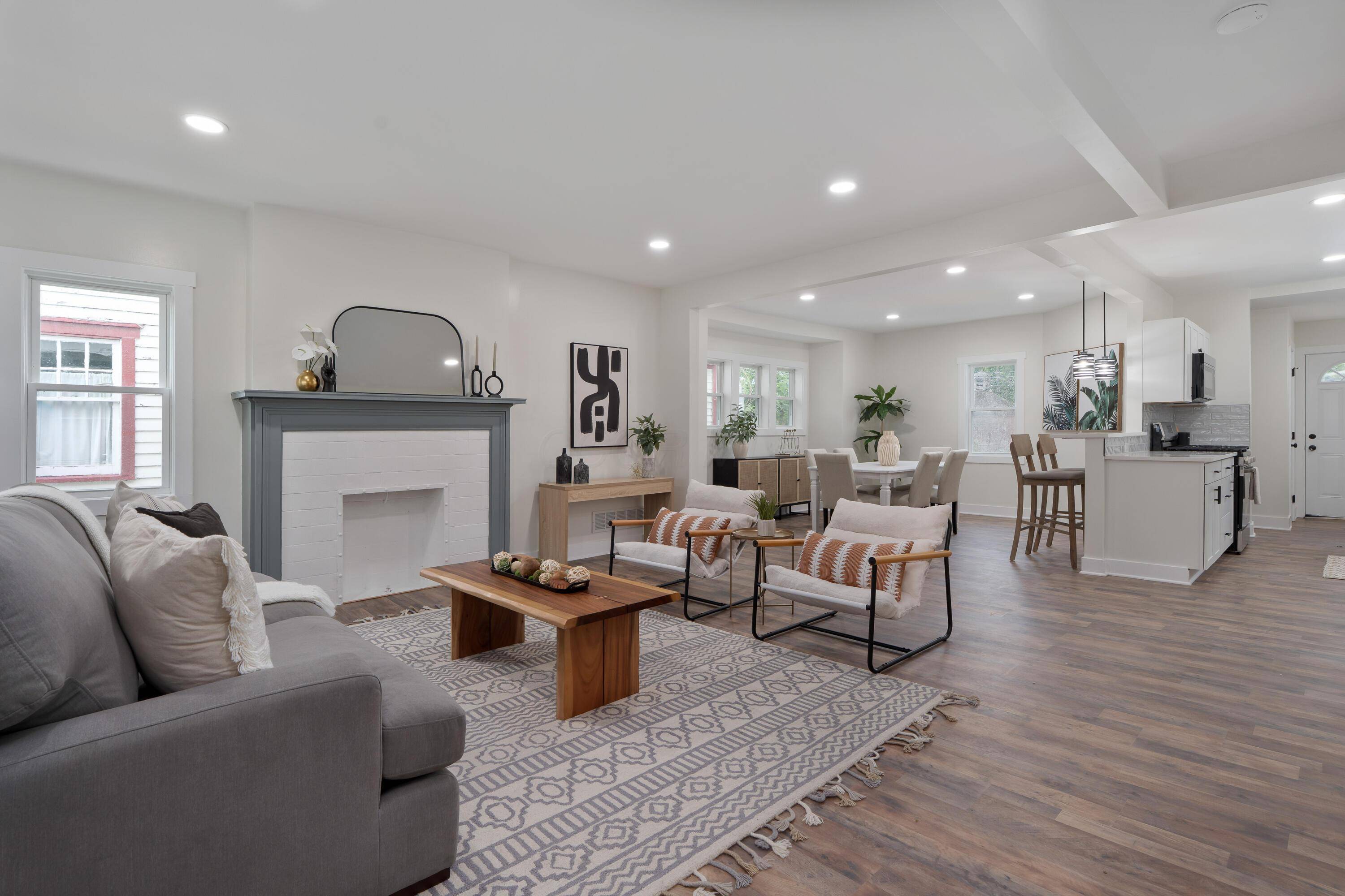 Columbus, OH 43205,1591 Franklin Avenue