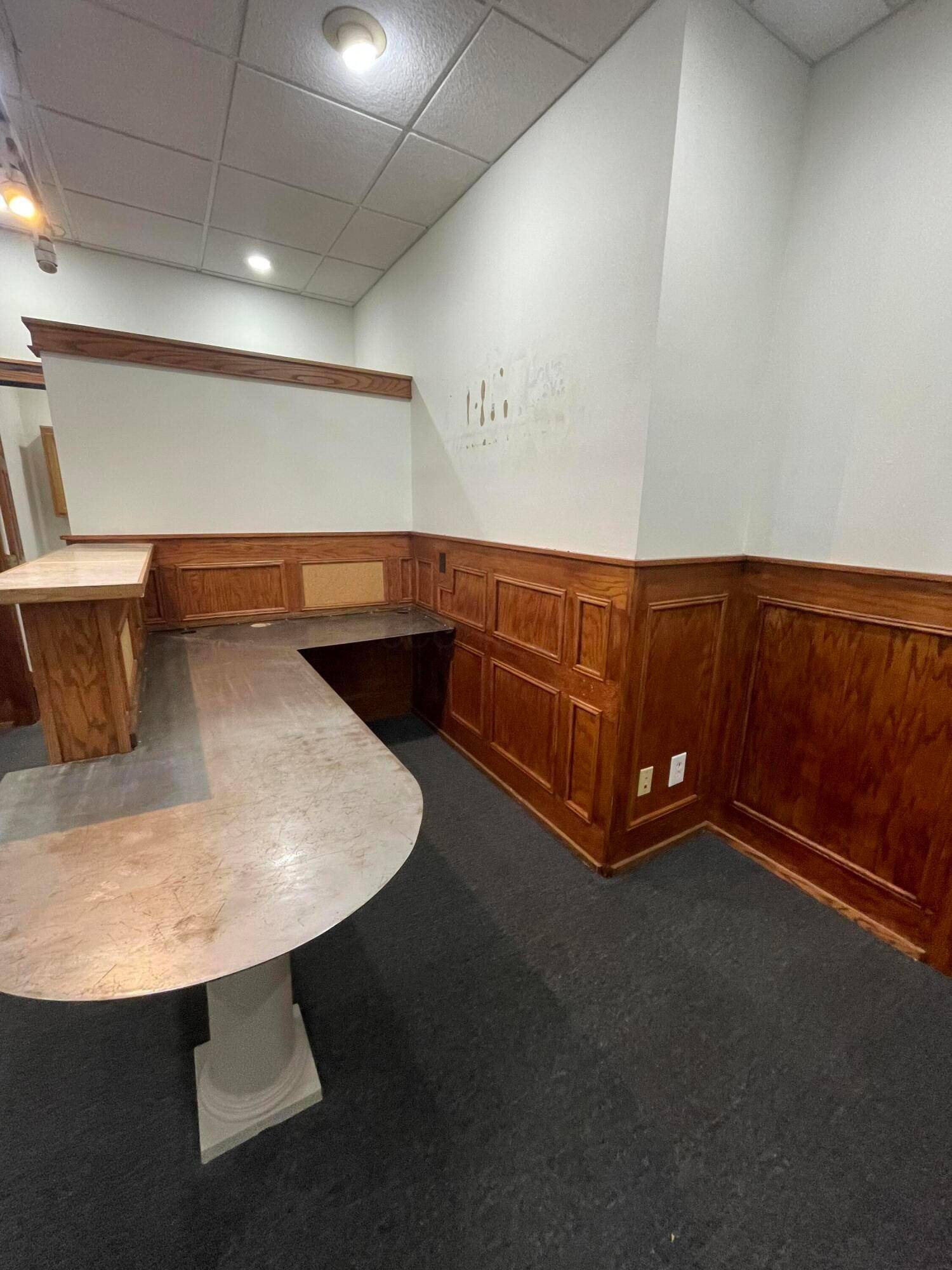 Ashville, OH 43103,184 Main Street