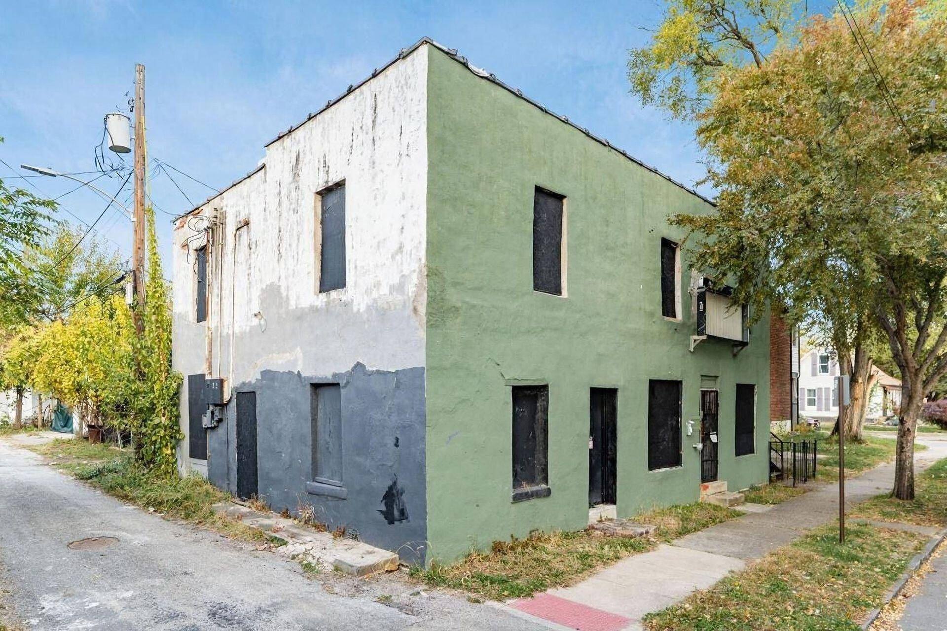 Columbus, OH 43207,160 E Barthman Avenue