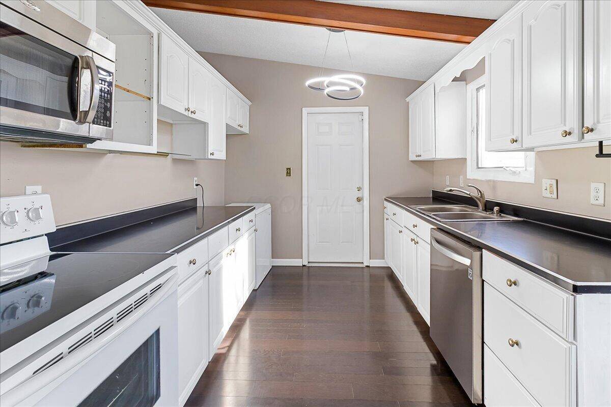 Columbus, OH 43232,5011 Refugee Road