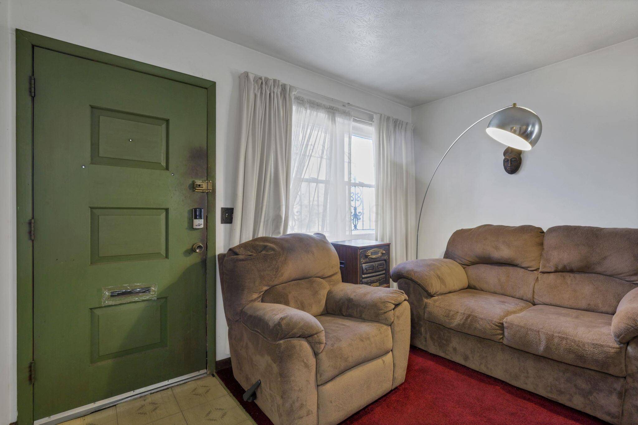 Columbus, OH 43206,1435 E Deshler Avenue