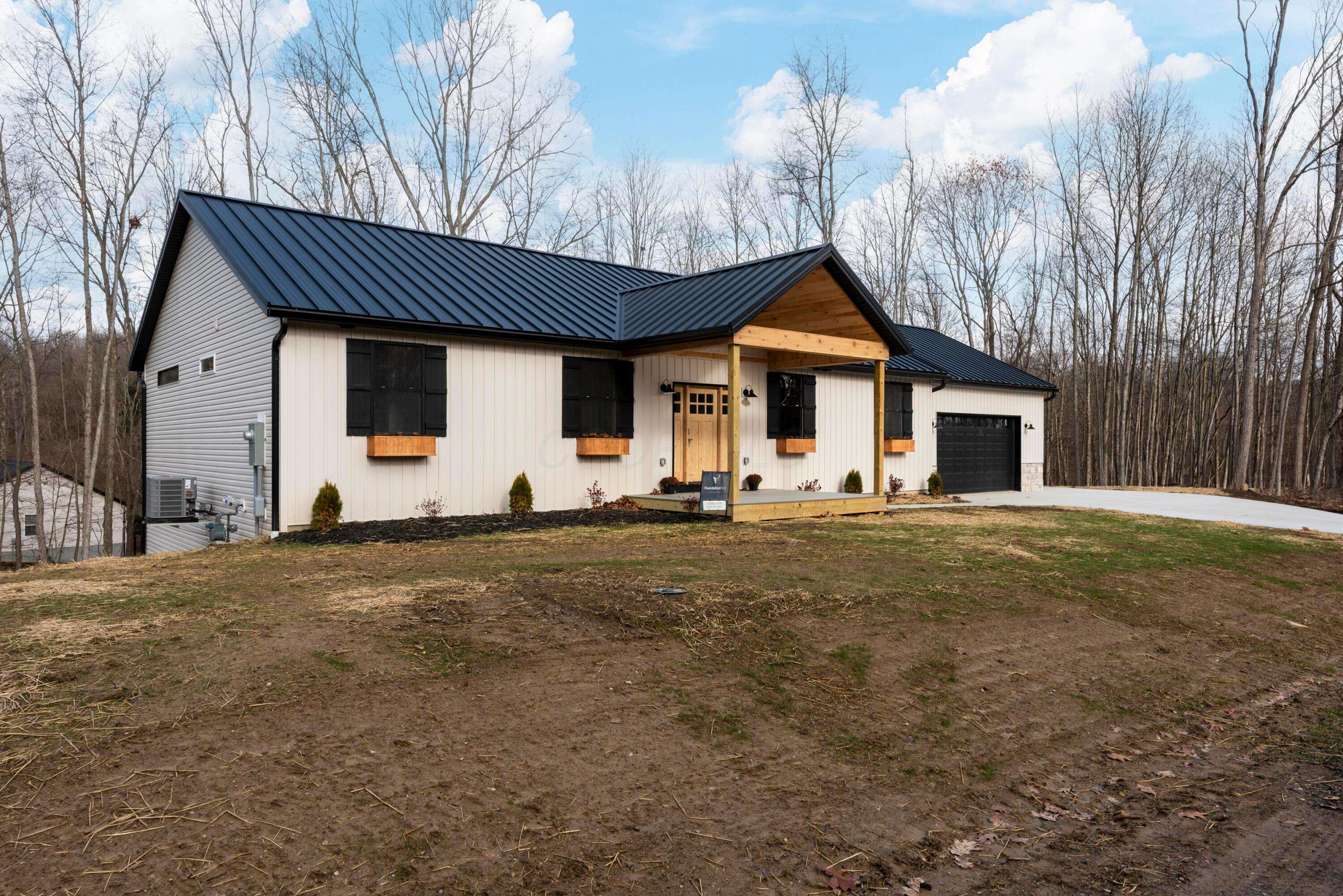 Howard, OH 43028,670 Berry Road