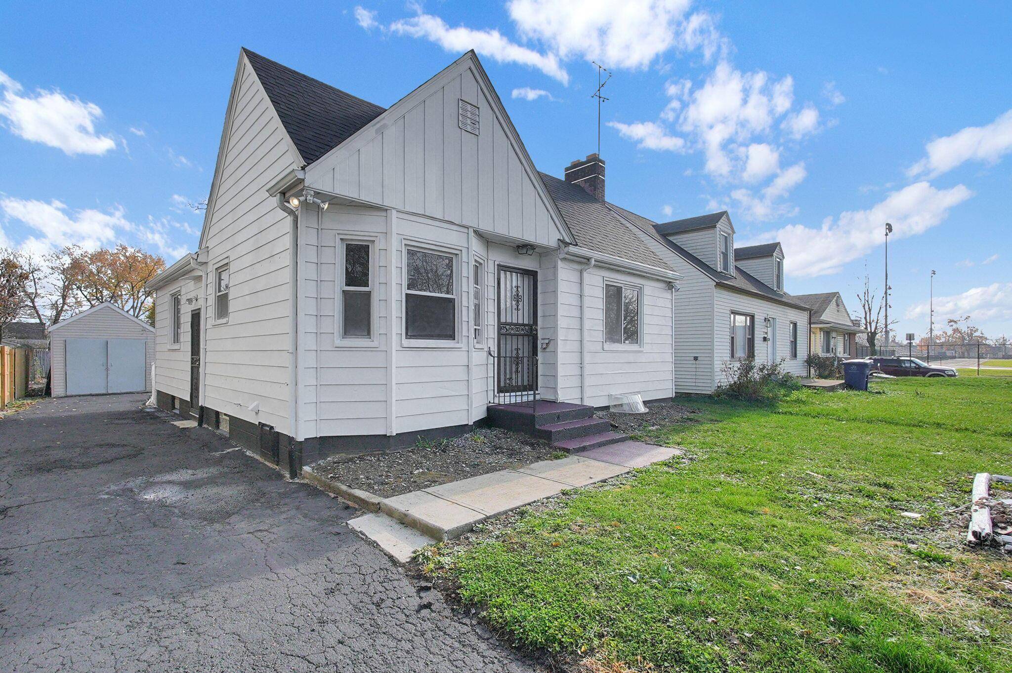 Columbus, OH 43211,2204 Medina Avenue