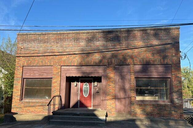 Crooksville, OH 43731,33 Sycamore Street