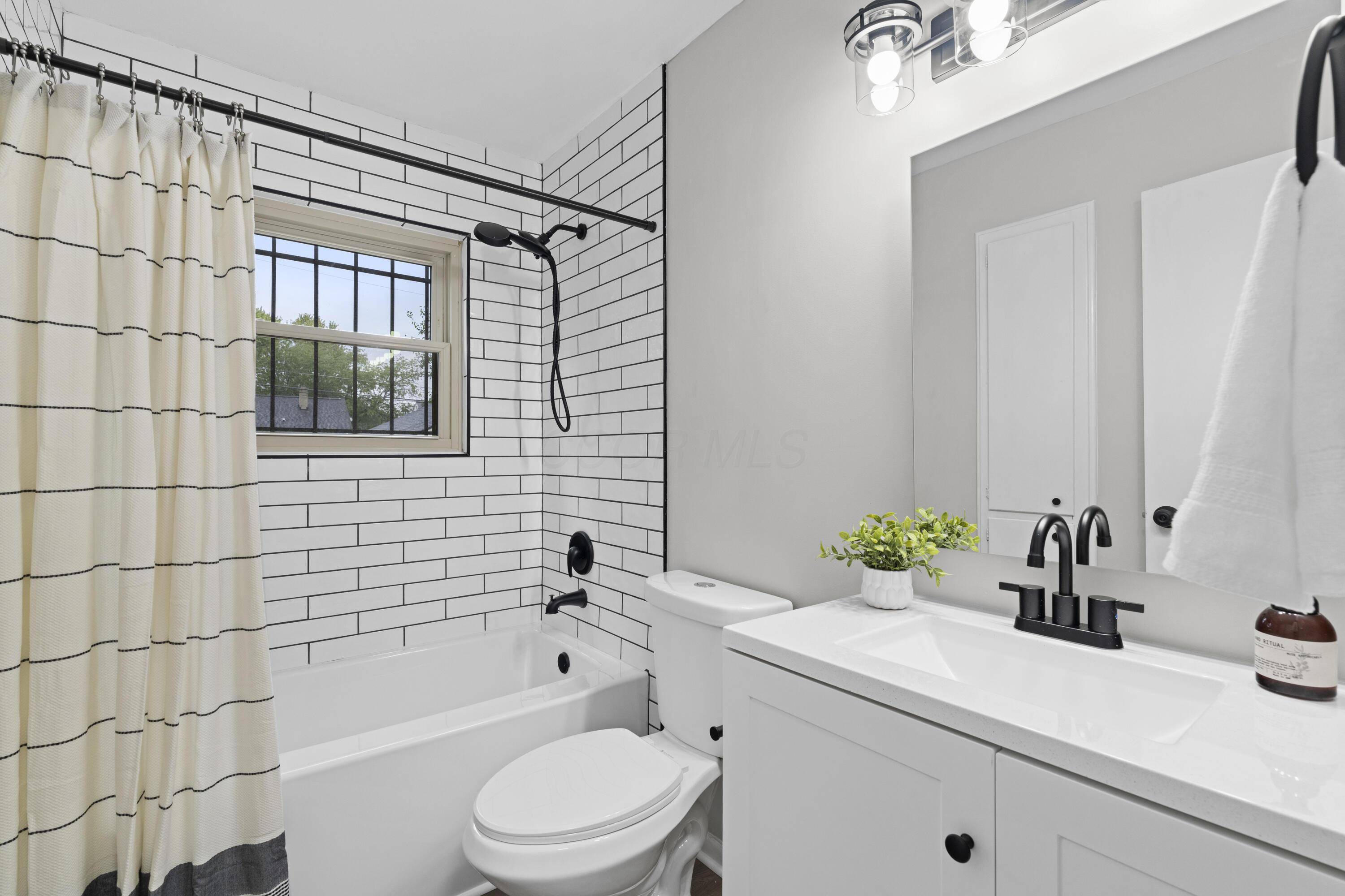 Columbus, OH 43211,986 Loretta Avenue