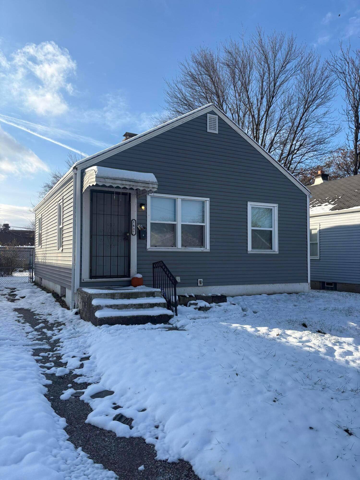 Columbus, OH 43211,1437 E 19th Avenue