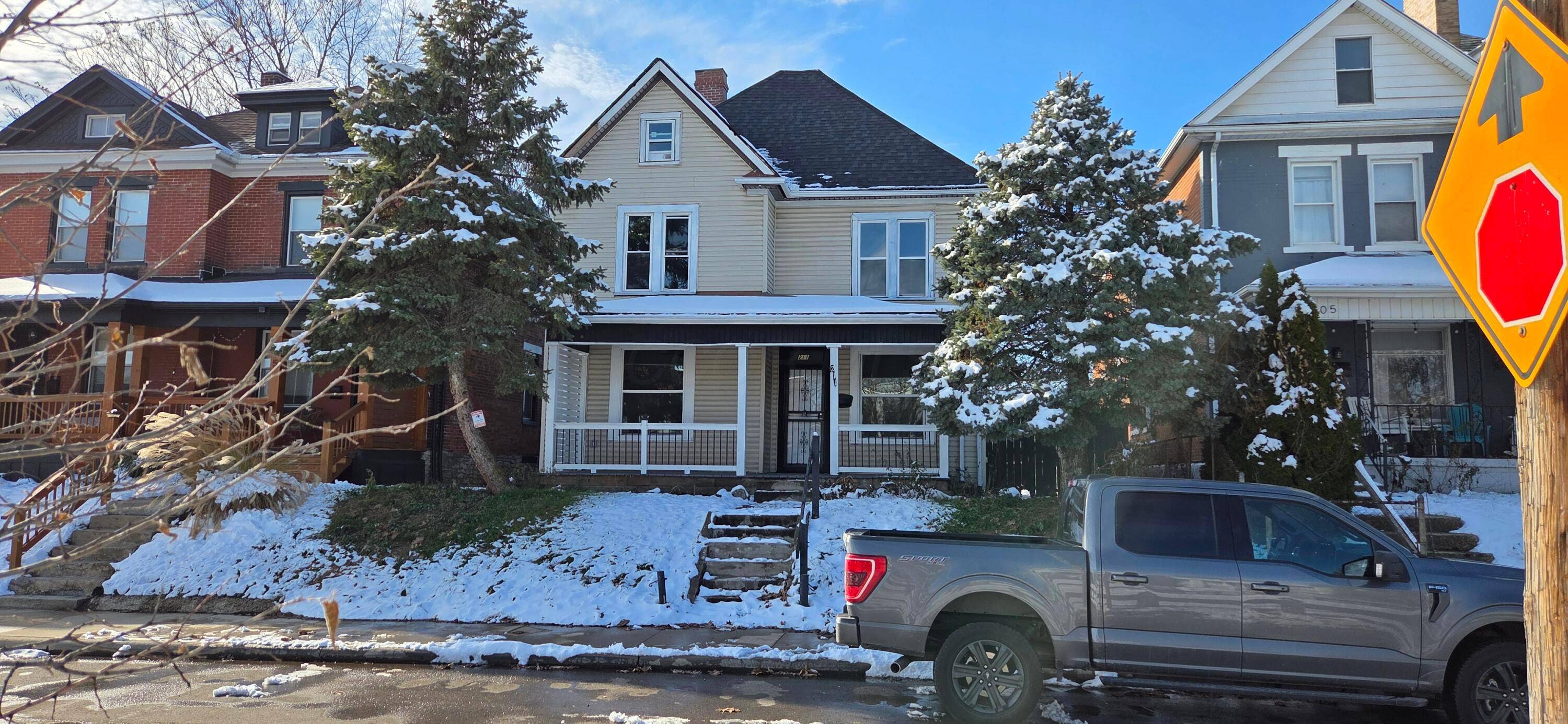 Columbus, OH 43223,211 Dakota Avenue