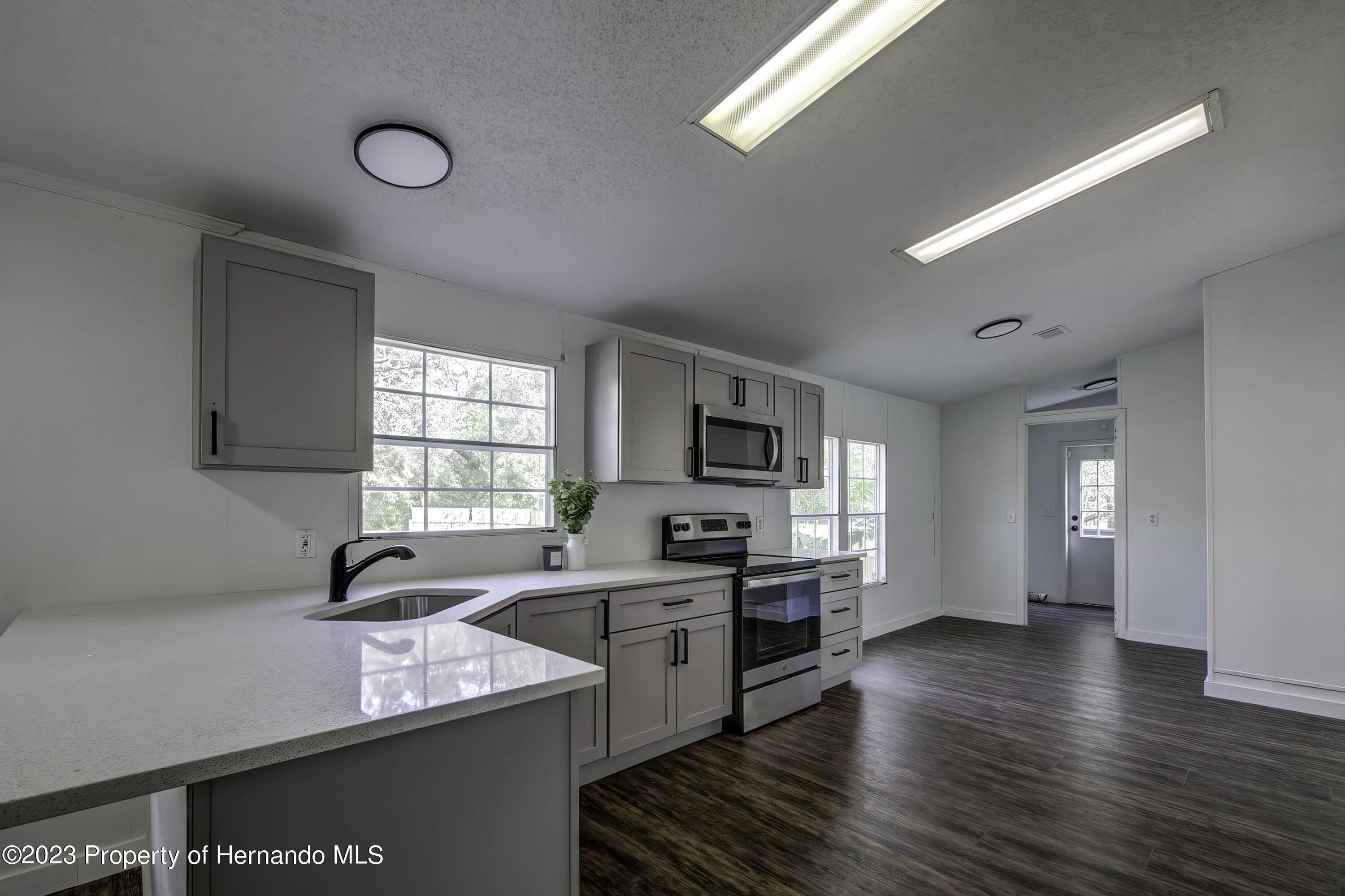 Dade City, FL 33523,34946 Louise Street