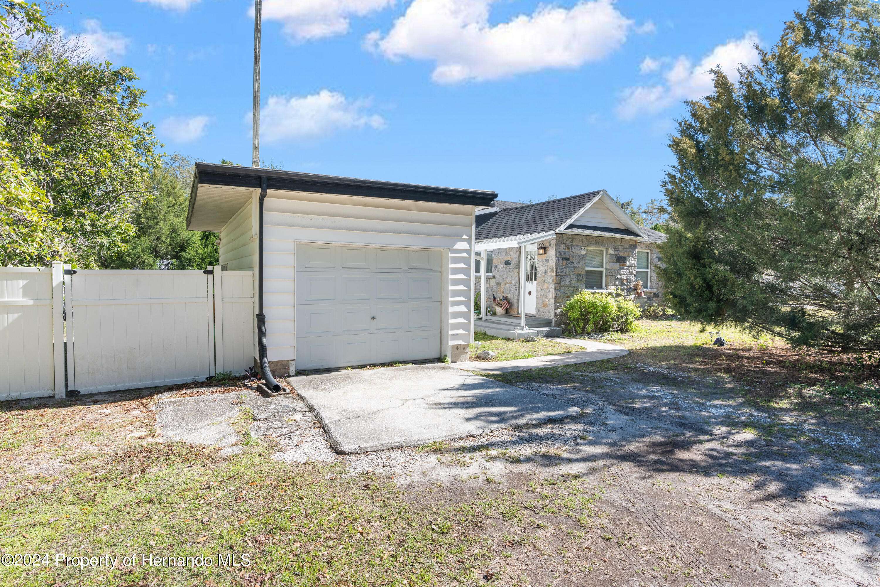 Weeki Wachee, FL 34607,7444 Westside Avenue