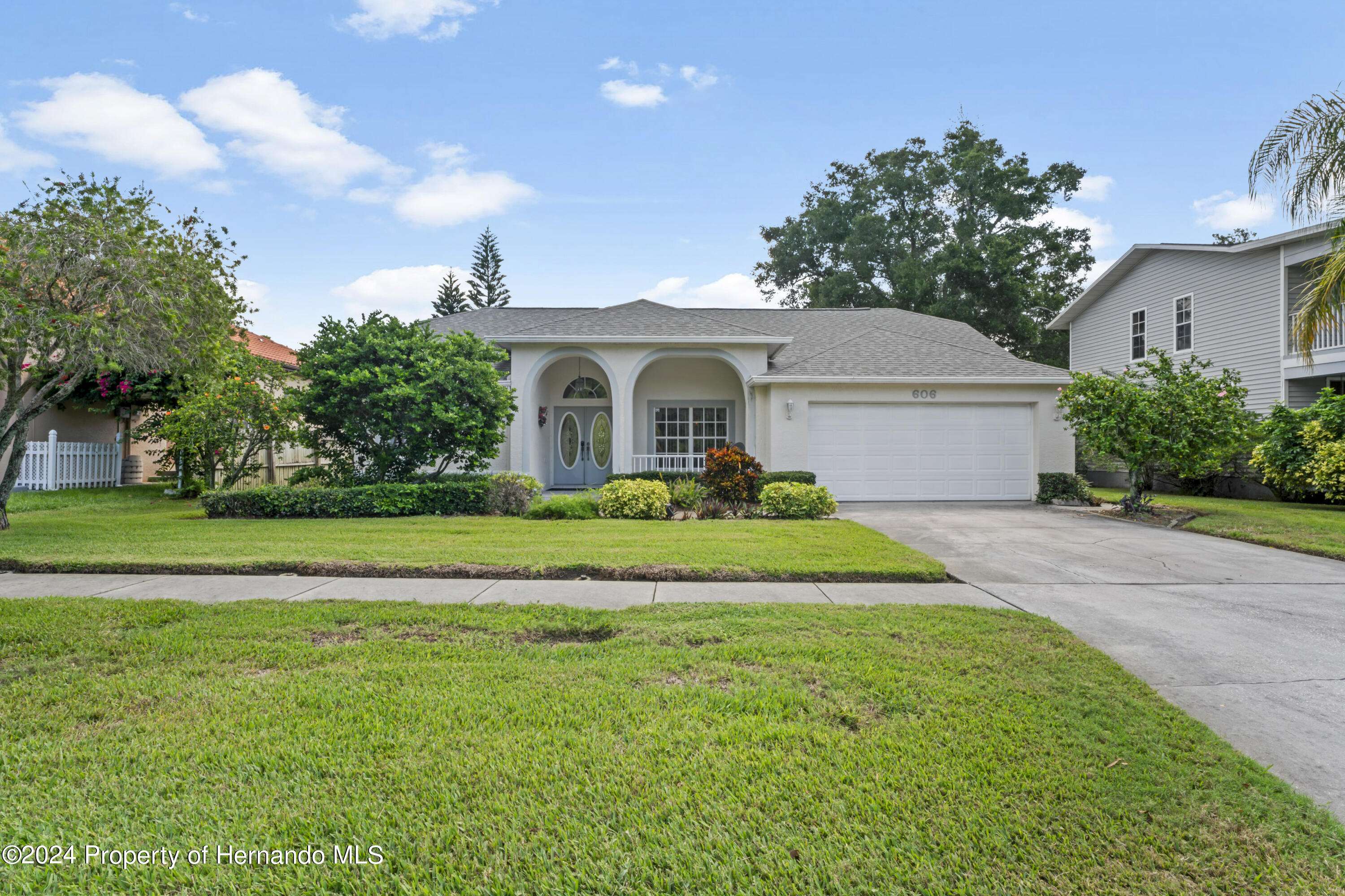 Tarpon Springs, FL 34689,606 SEASIDE Drive