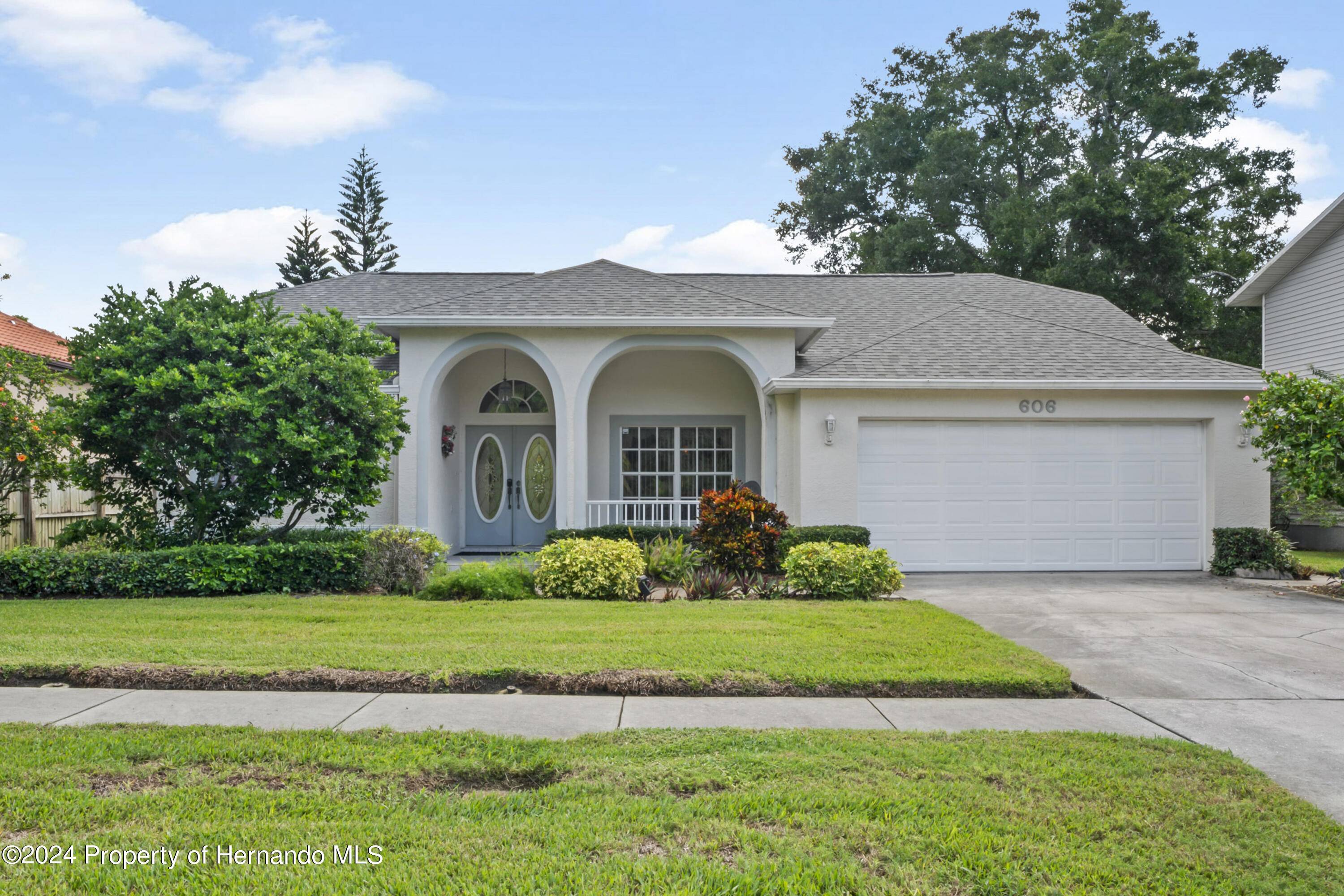 Tarpon Springs, FL 34689,606 SEASIDE Drive