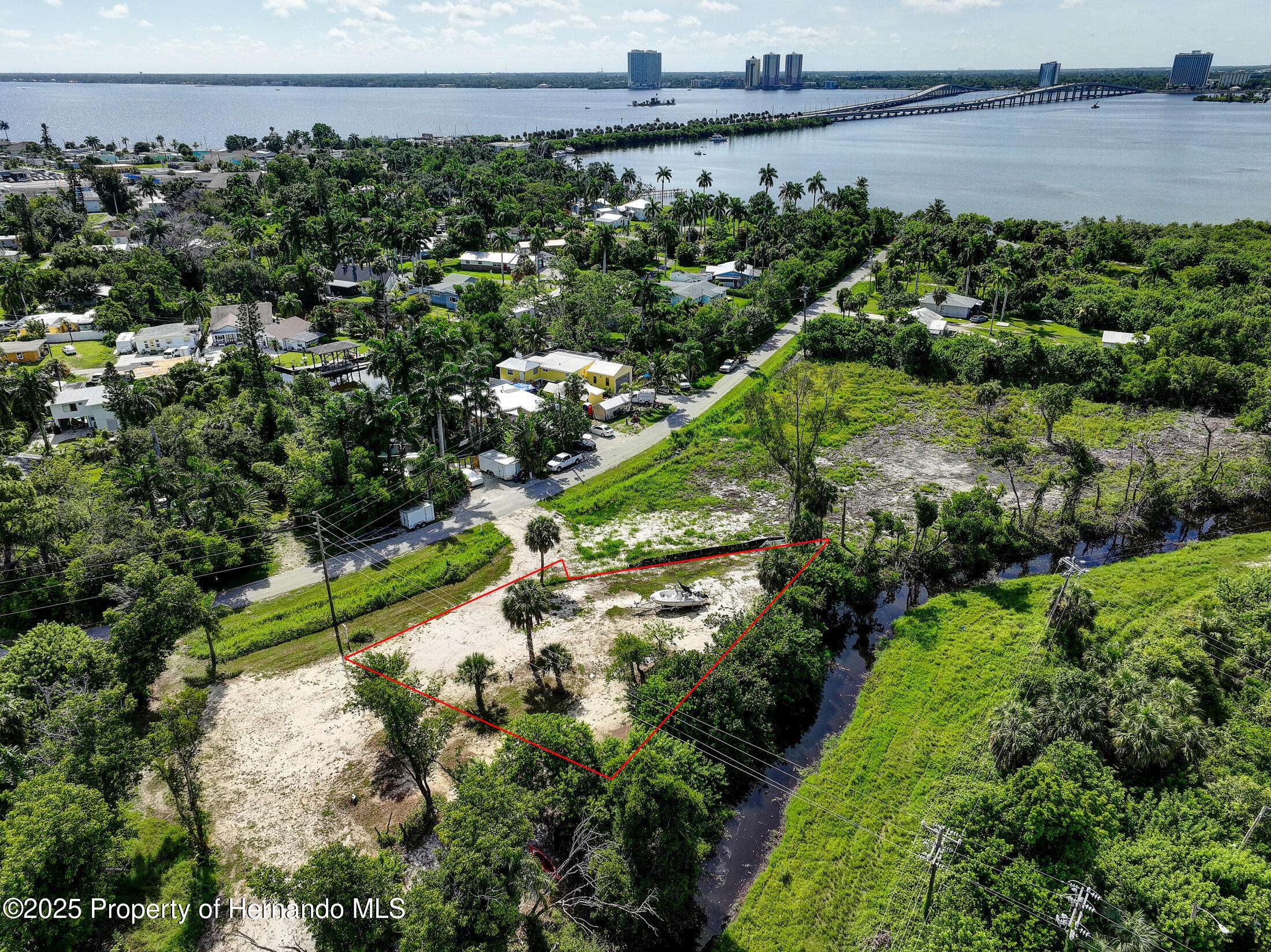 North Fort Myers, FL 33903,1107 River Road