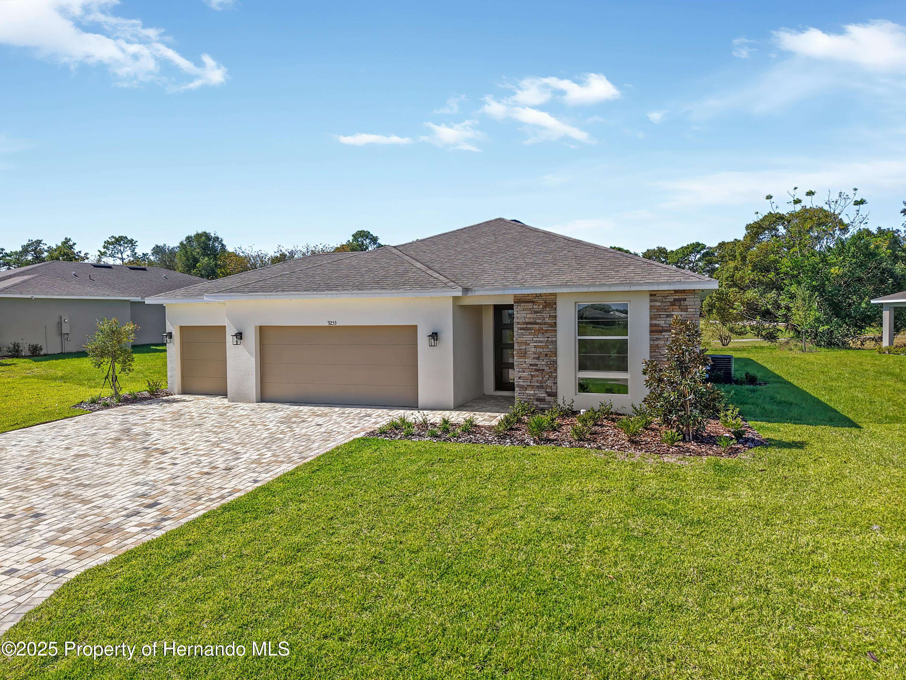 Weeki Wachee, FL 34613,9253 PLAYERS Drive