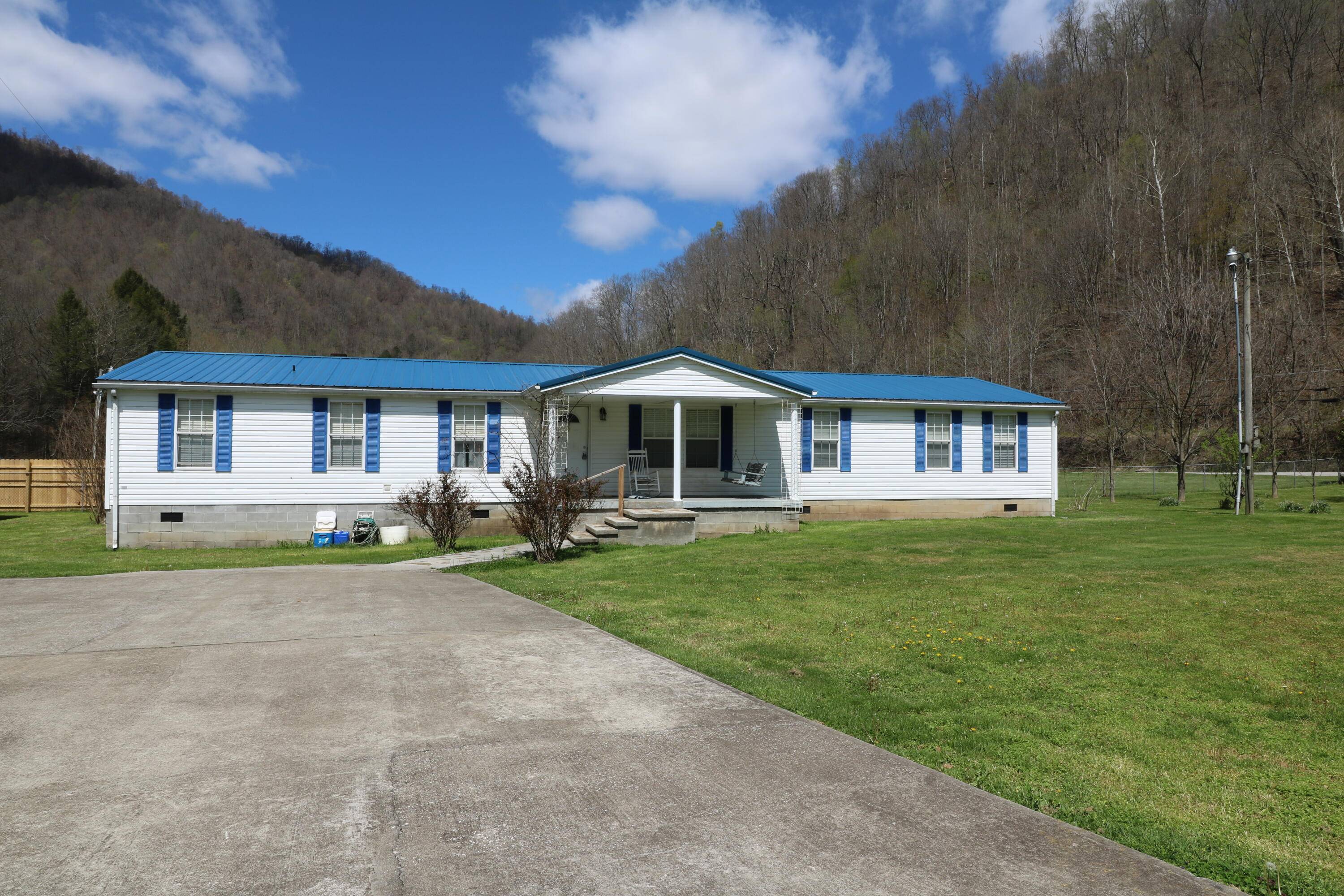 Evarts, KY 40828,19372 Highway 38