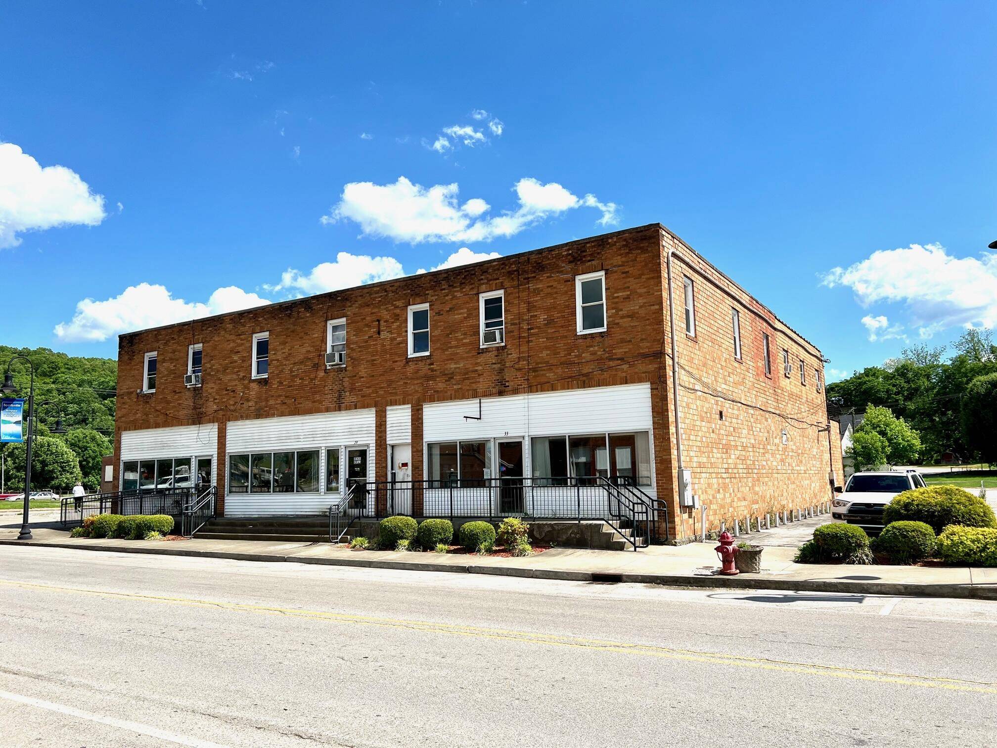 Beattyville, KY 41311,25-29-33 Main Street