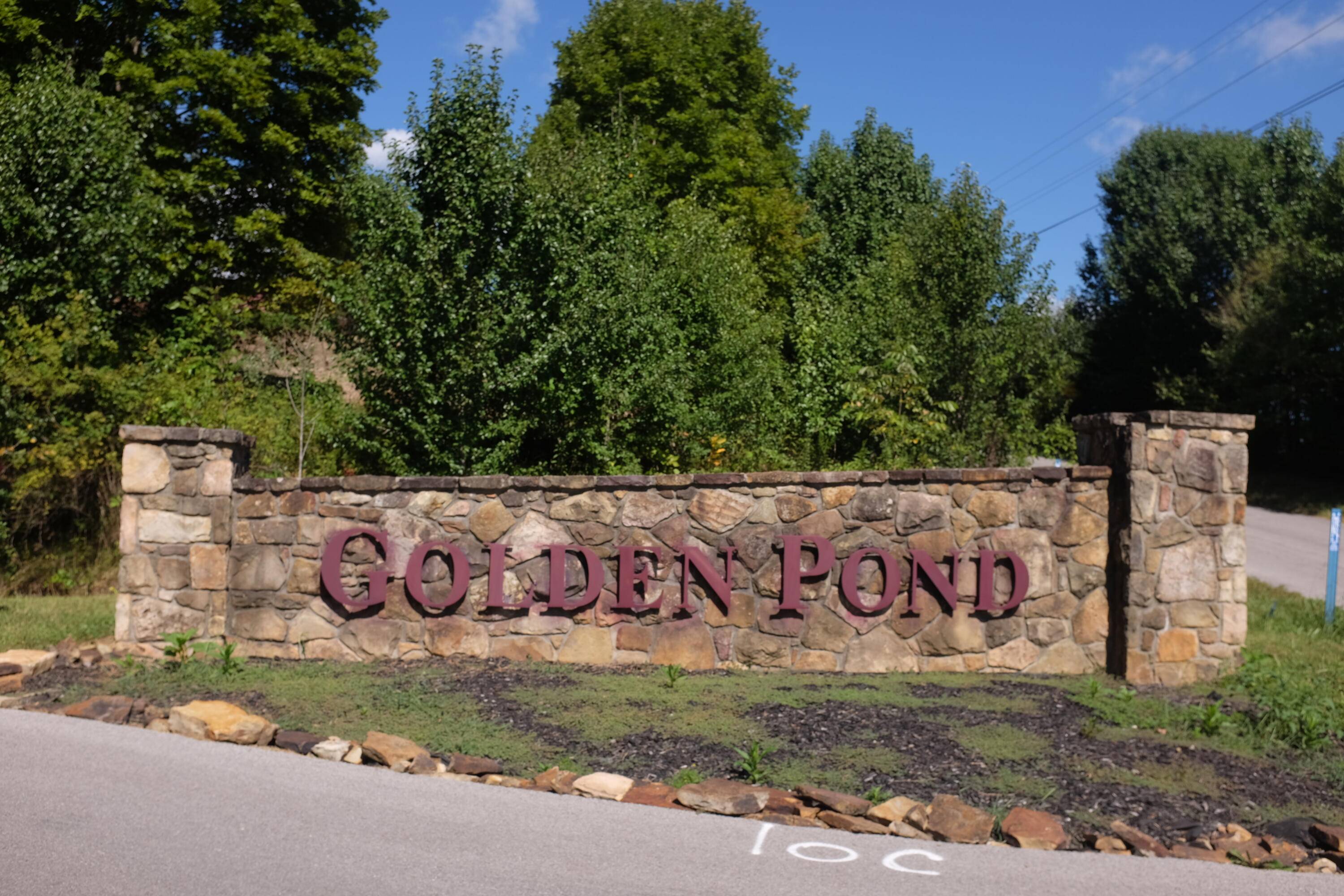 London, KY 40744,4 Golden Pond Drive