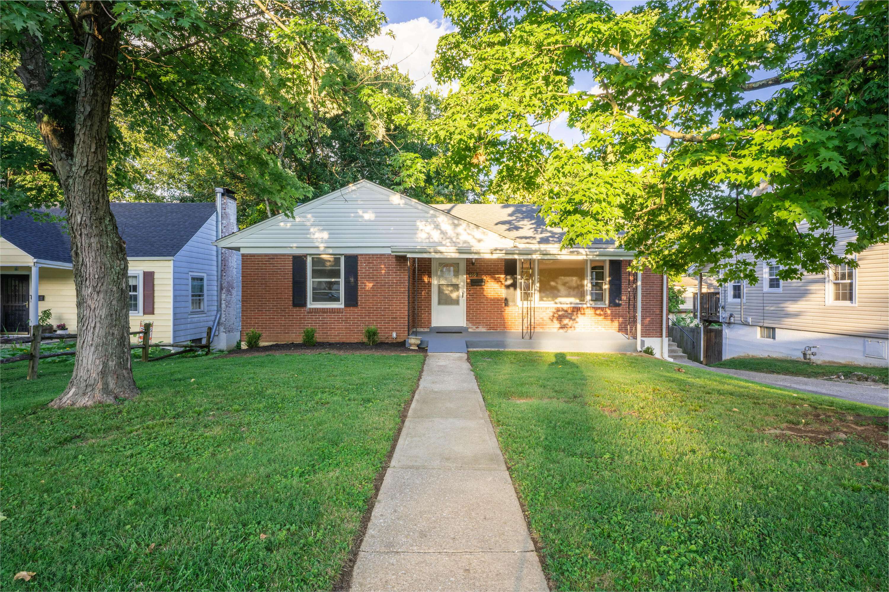 Frankfort, KY 40601,109 Pickett Avenue