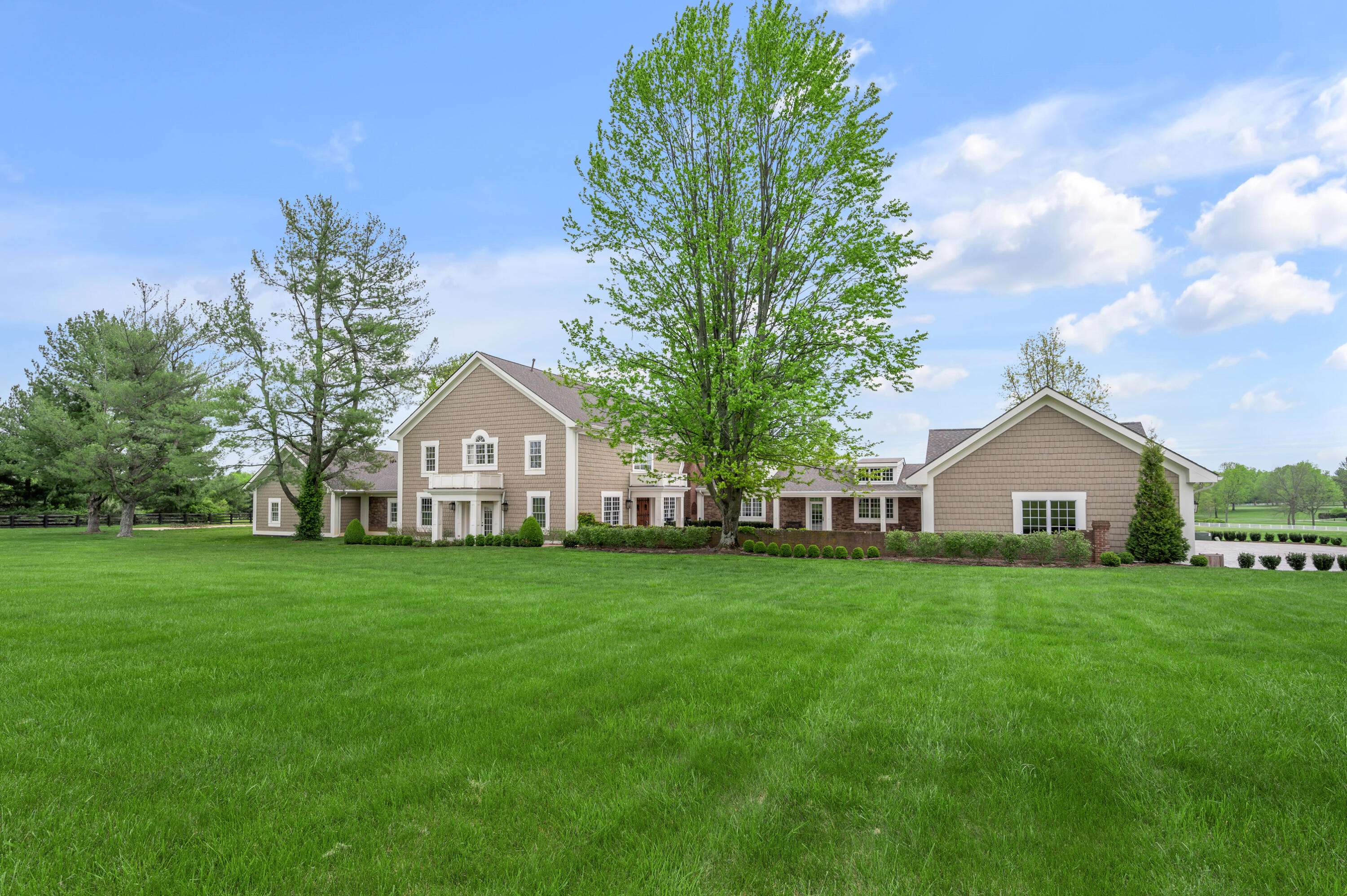 Lexington, KY 40511,350 The Grange Lane