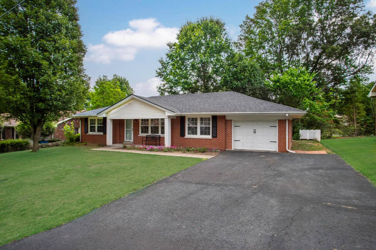 Danville, KY 40422,408 Meadow Lane