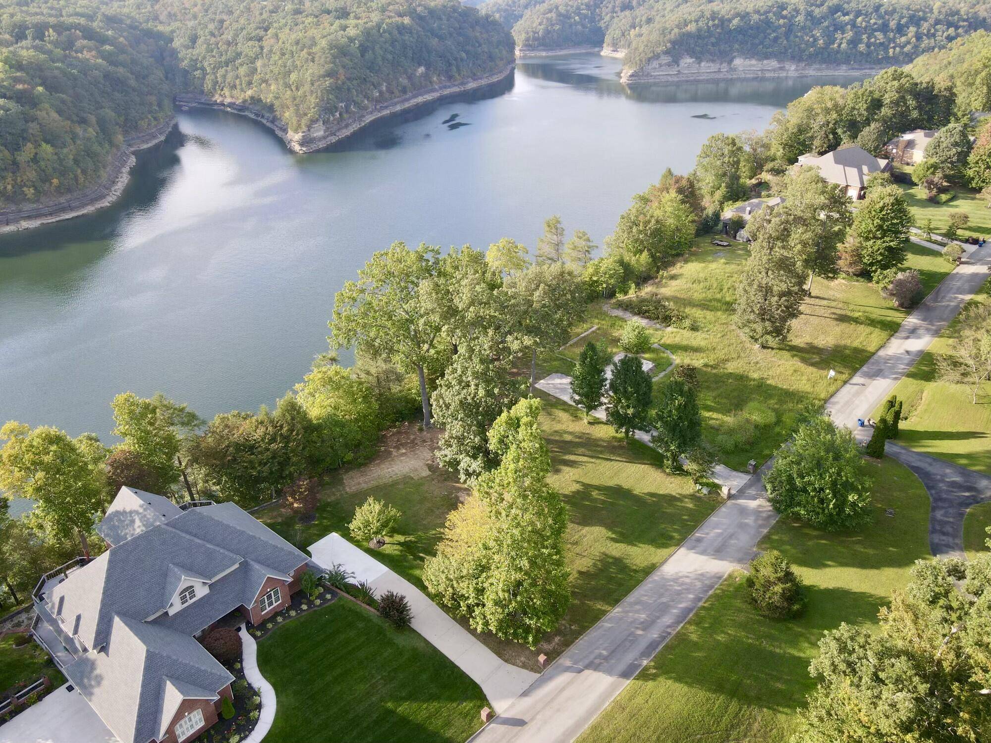 Somerset, KY 42503,670 Water Cliff Drive