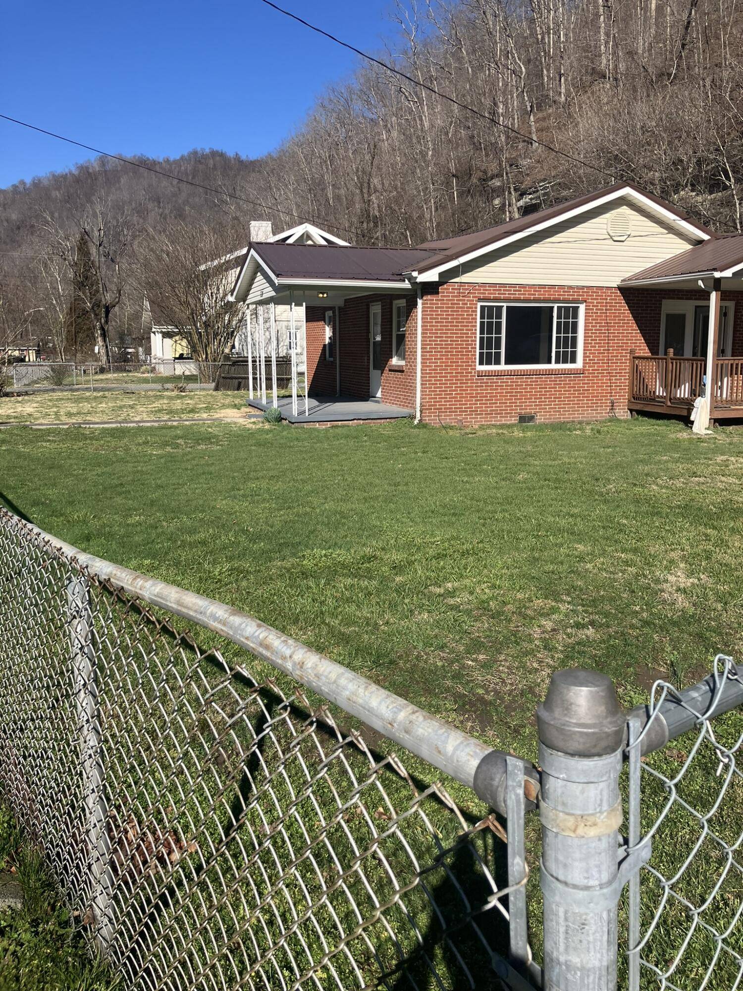 Evarts, KY 40828,120 McCoy Street