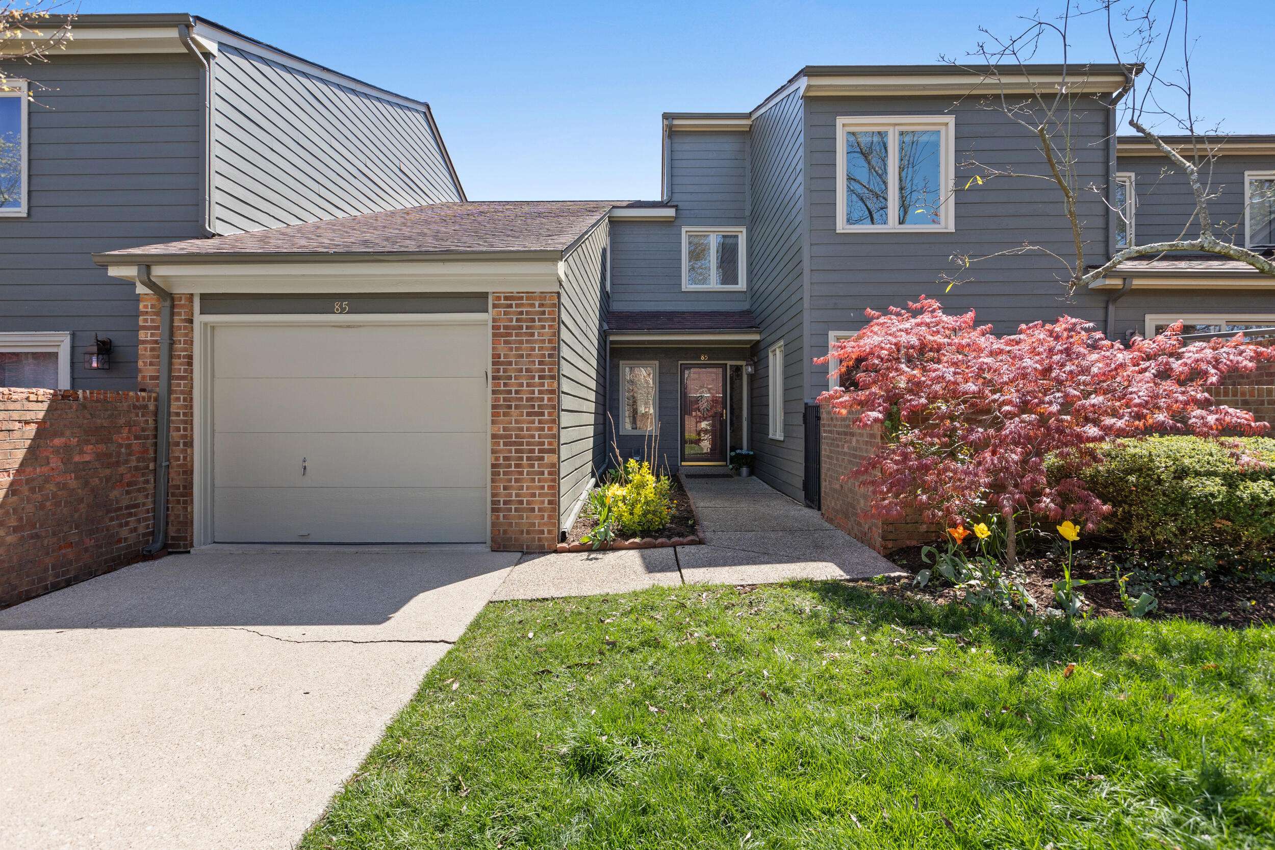 Lexington, KY 40513,3475 Lyon Drive #85