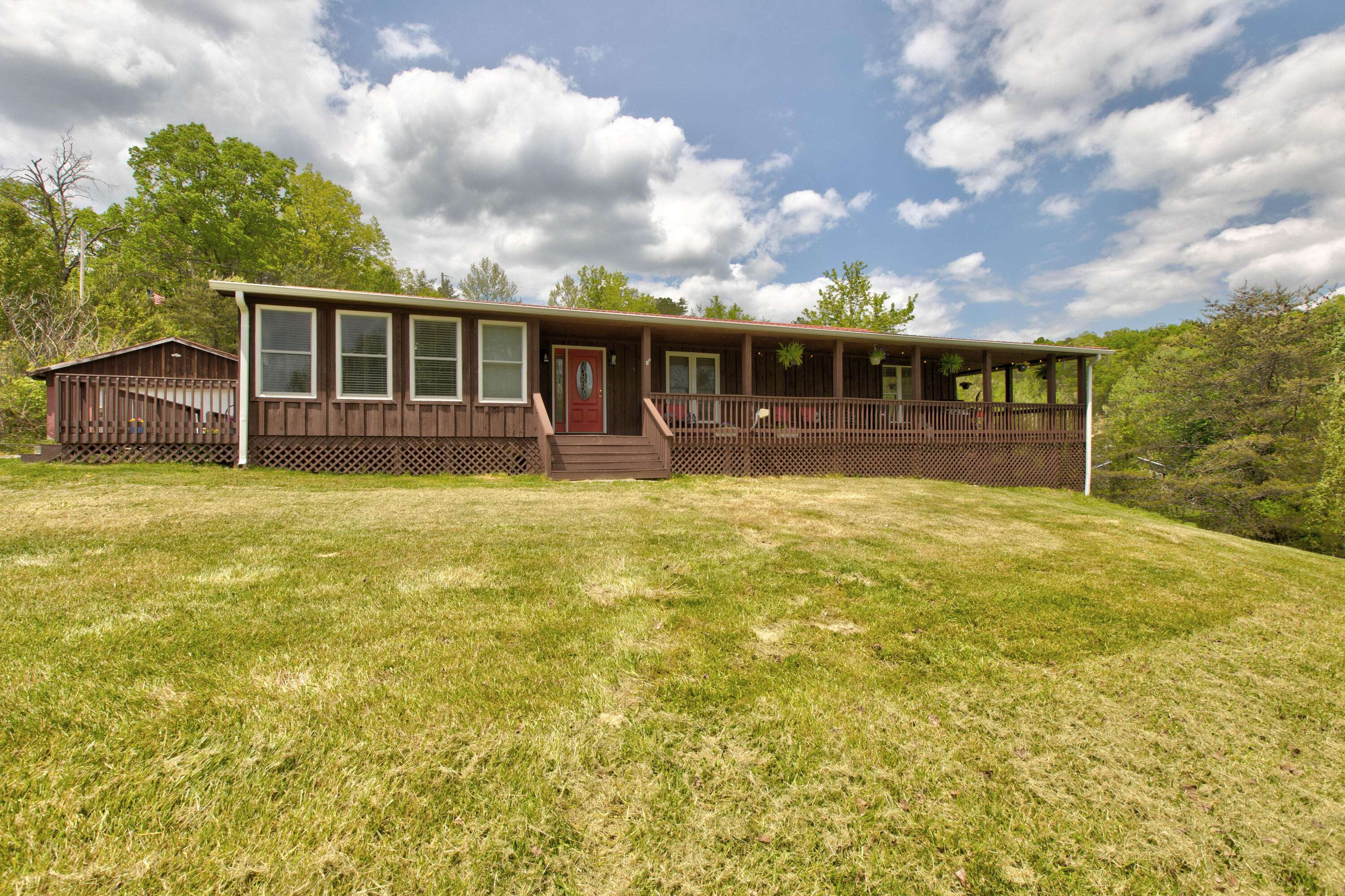 Stanton, KY 40380,155 Zola Lane