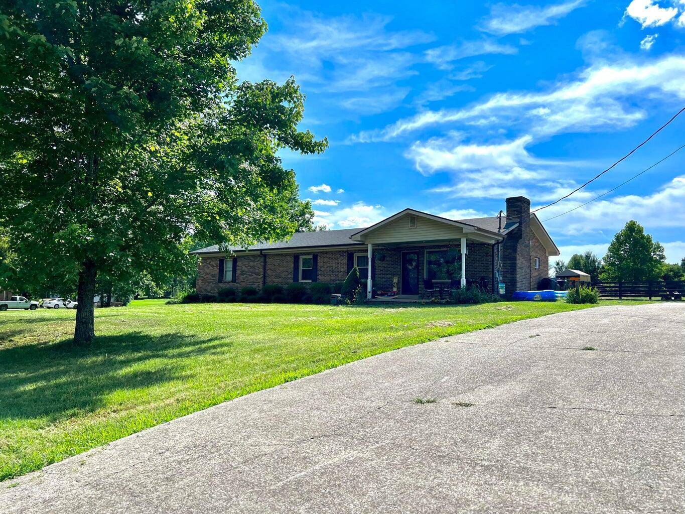 Waco, KY 40385,661 College Hill Road