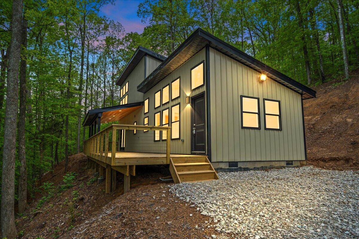 Stanton, KY 40380,116 Barkers Branch Road