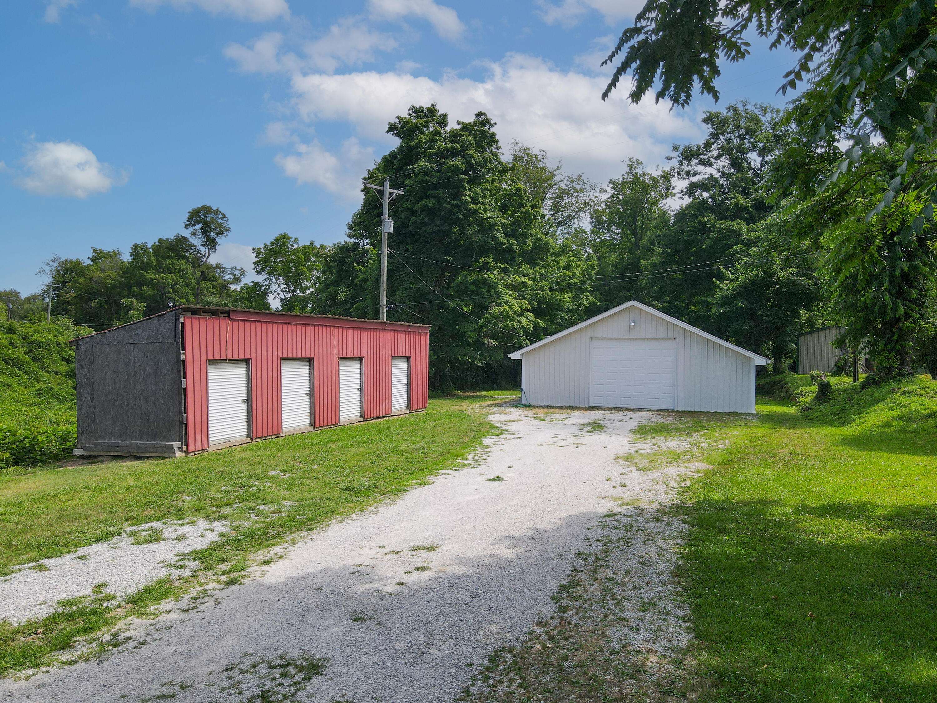 Pine Knot, KY 42635,537 Southern Highway