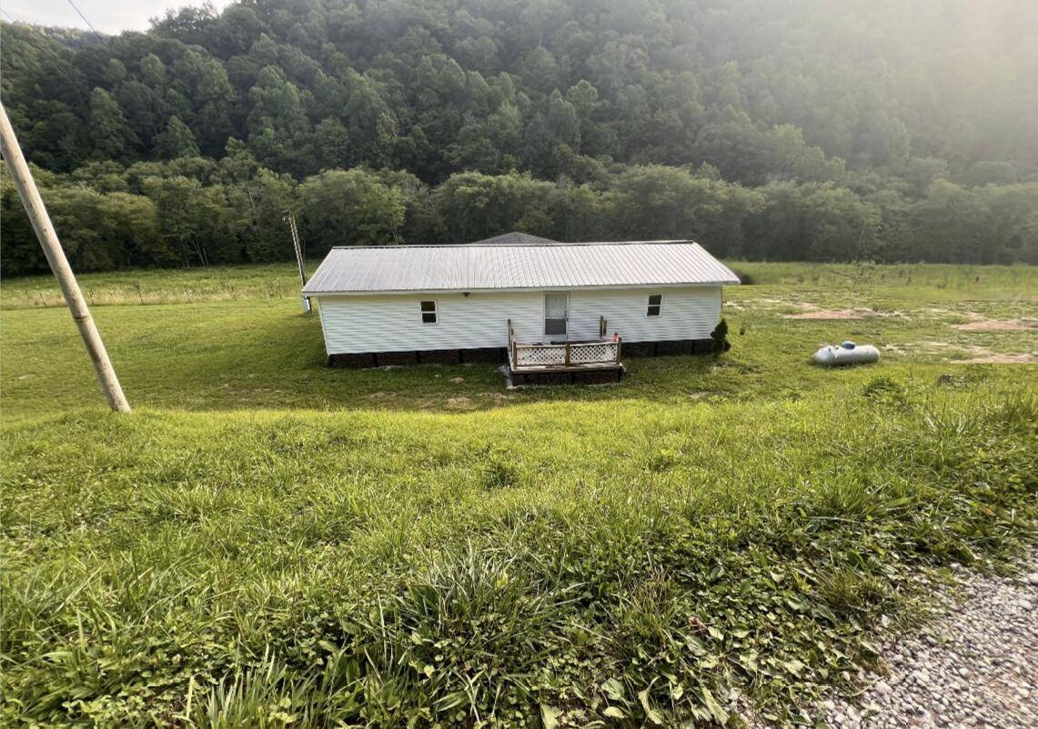 Jackson, KY 41339,3852 Middle Fork River Road