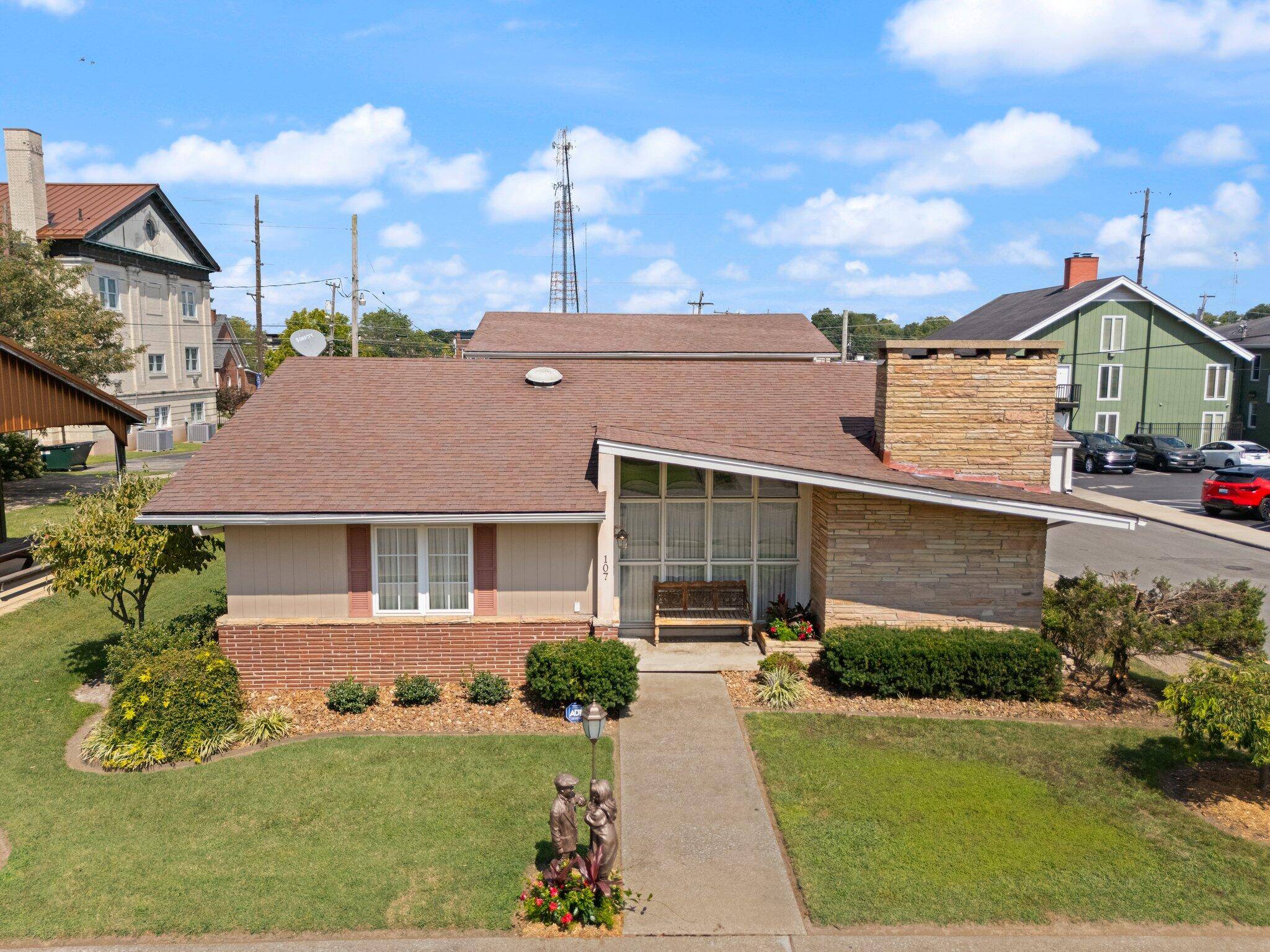 Corbin, KY 40701,107 South Poplar Street