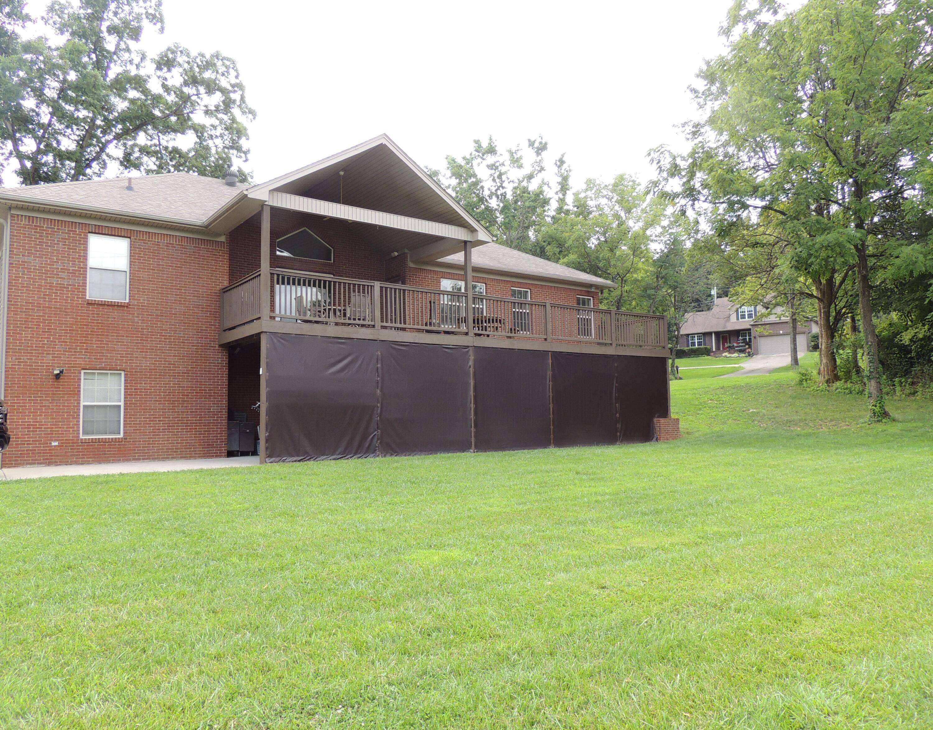 Frankfort, KY 40601,1102 Wood  Cliff Road