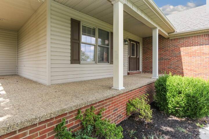 Harrodsburg, KY 40330,244 Claire De Lune