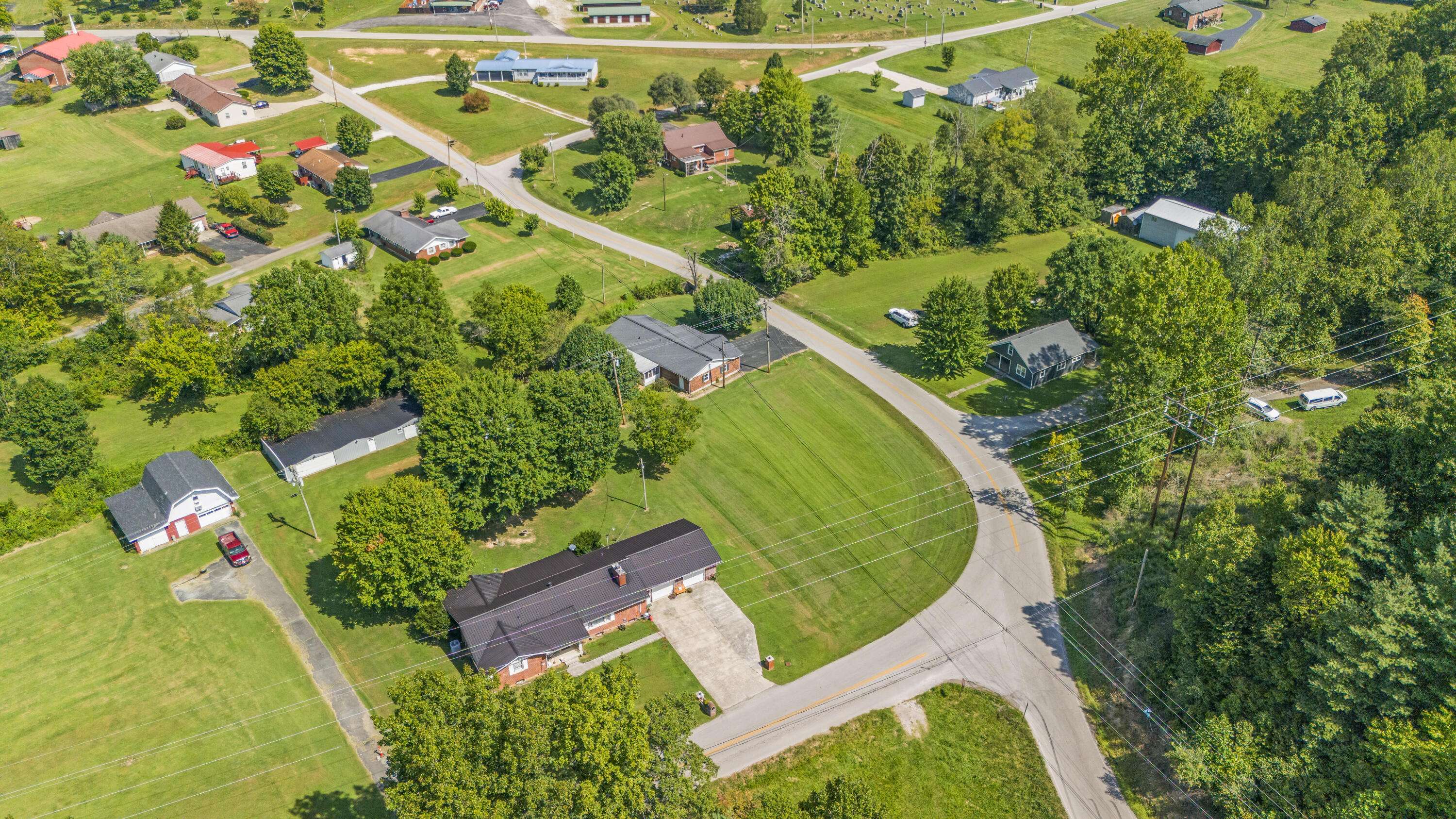 Campton, KY 41301,138 sandy ridge