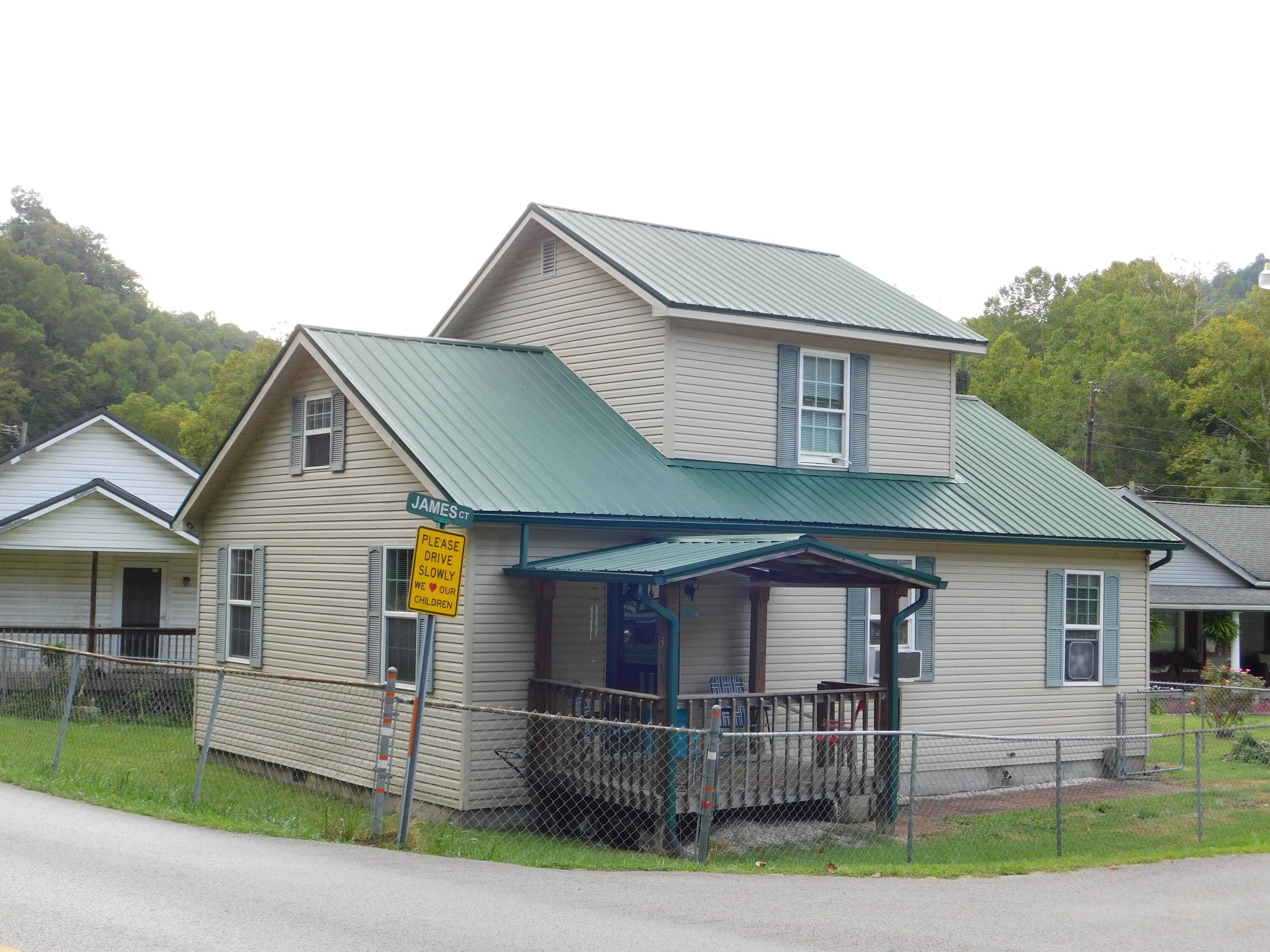 Evarts, KY 40828,3 James Court