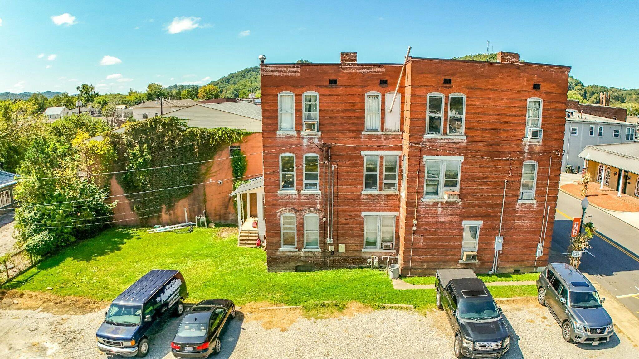 Barbourville, KY 40906,222 Knox Street