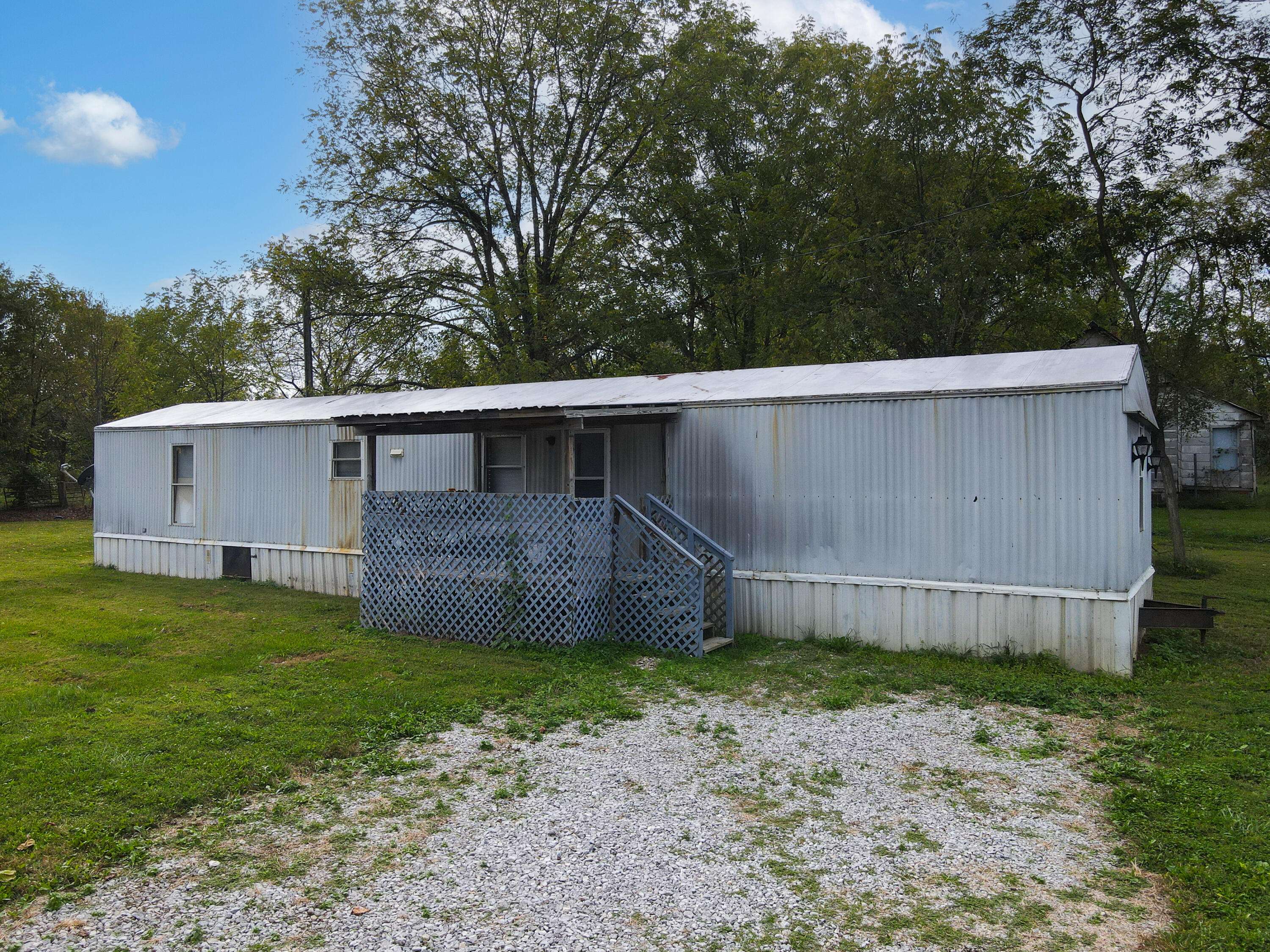 Eubank, KY 42567,1085 Etna Road