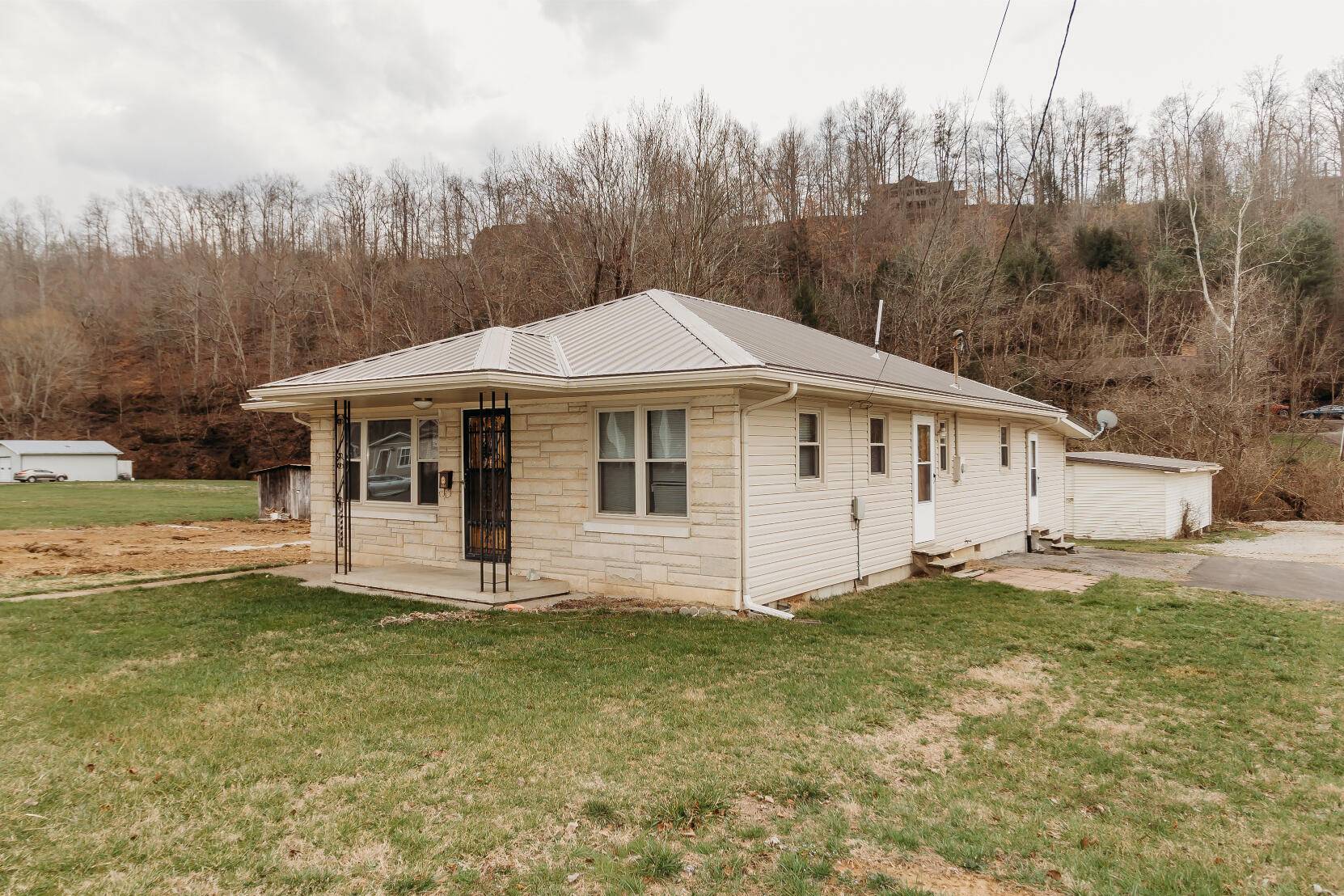 West Liberty, KY 41472,604 Glenn Avenue