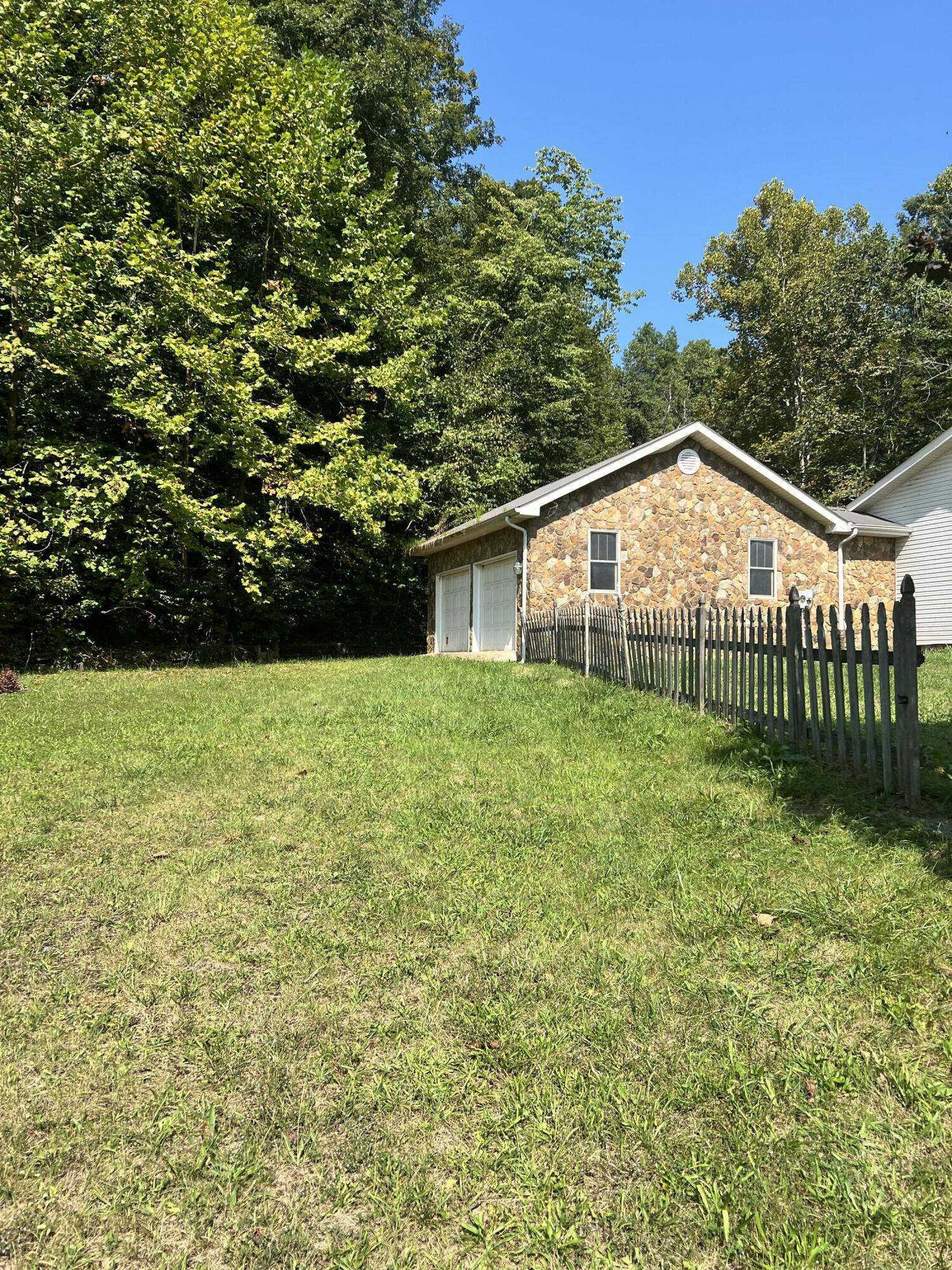 Morehead, KY 40351,875 Upper Craney Road