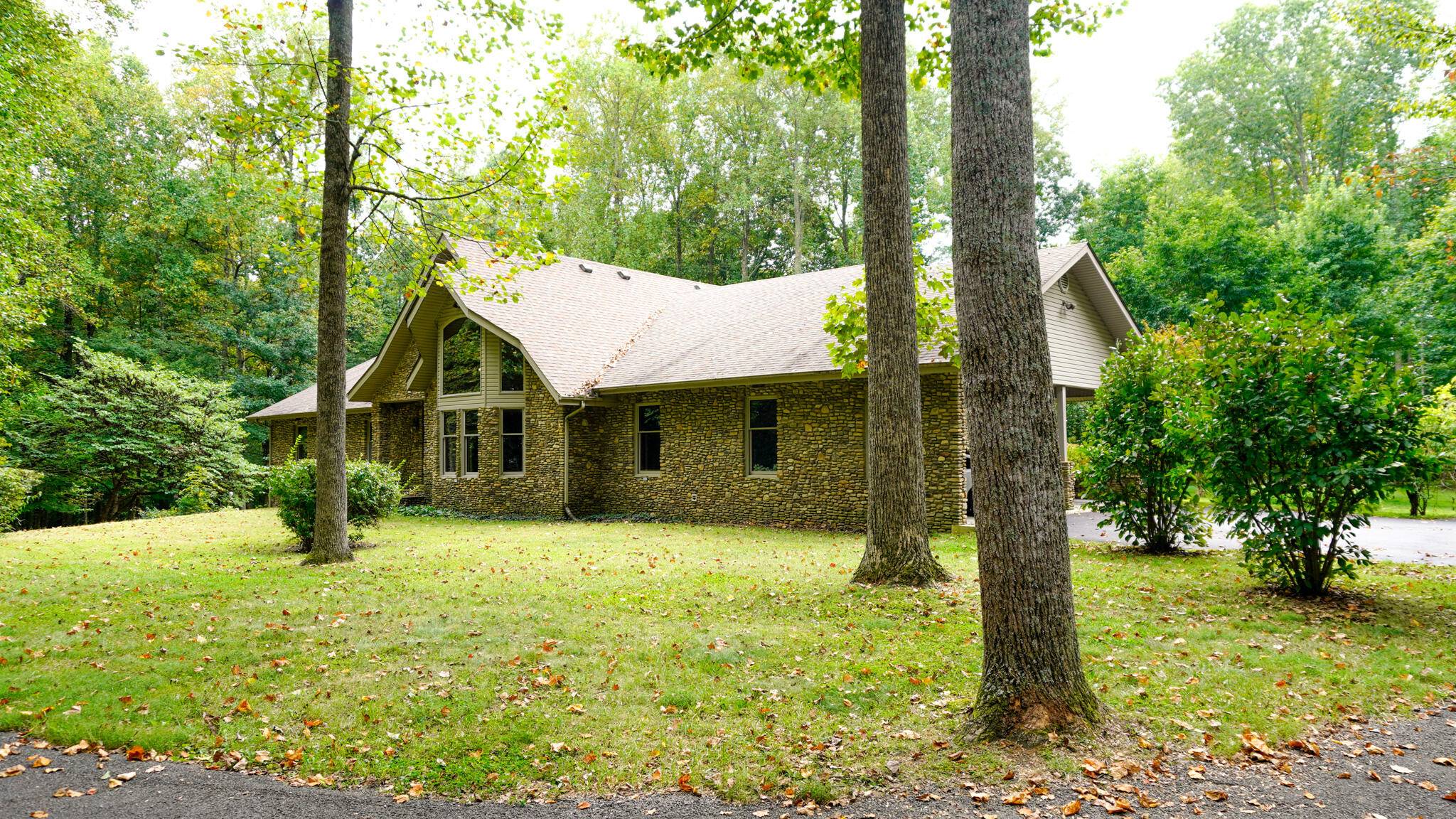 Russell Springs, KY 42642,100 Rippetoe Woods Lane