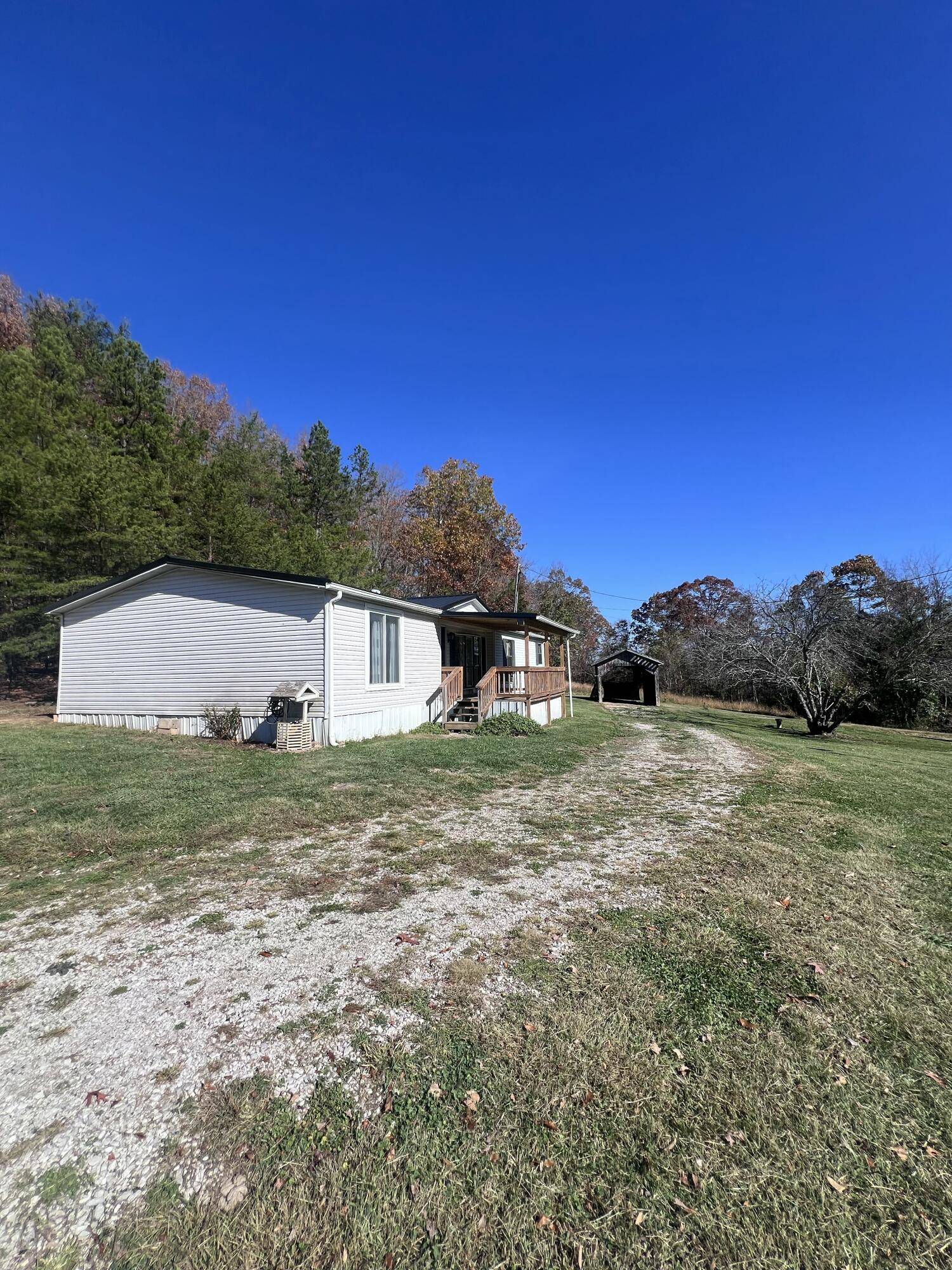 Stearns, KY 42647,13548 HWY 92