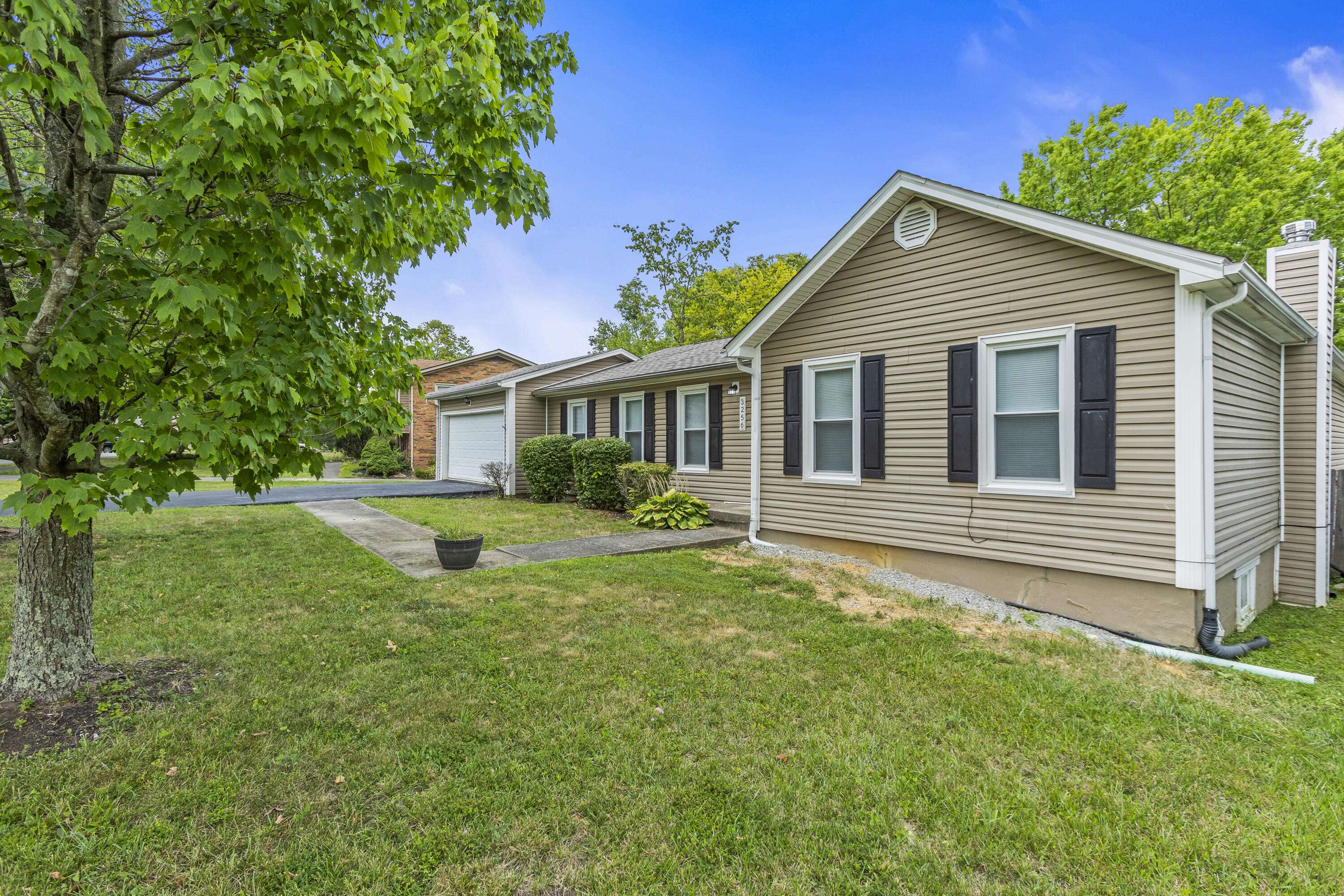 Lexington, KY 40517,3256 Carriage Lane