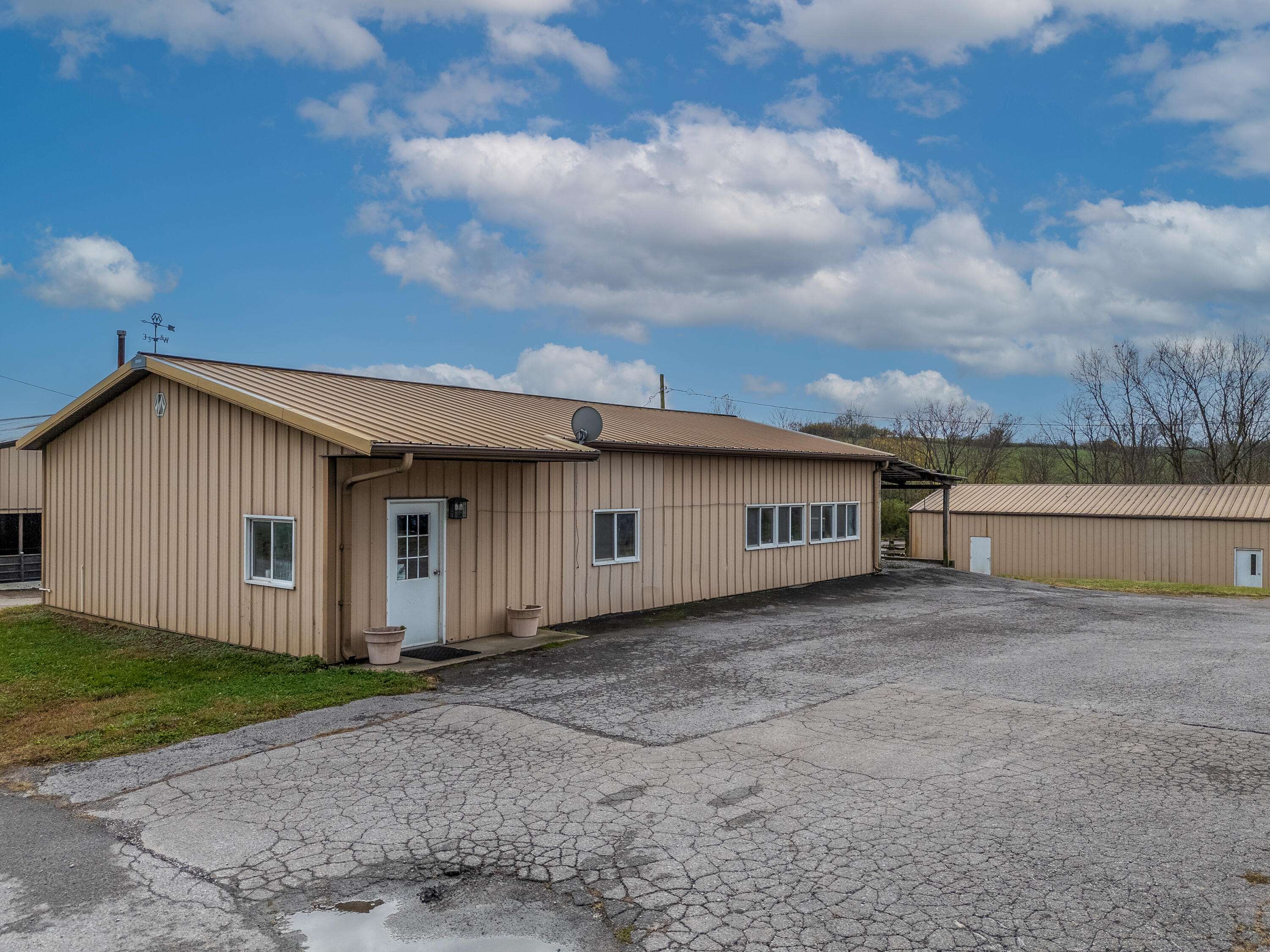 Flemingsburg, KY 41041,353 Helena Road