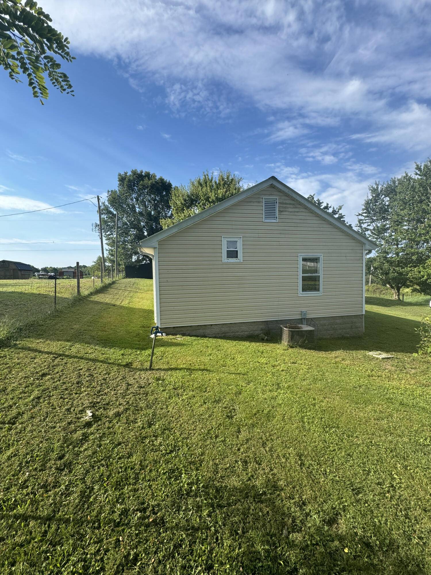 Mckee, KY 40447,22 Hughes Fork Rd