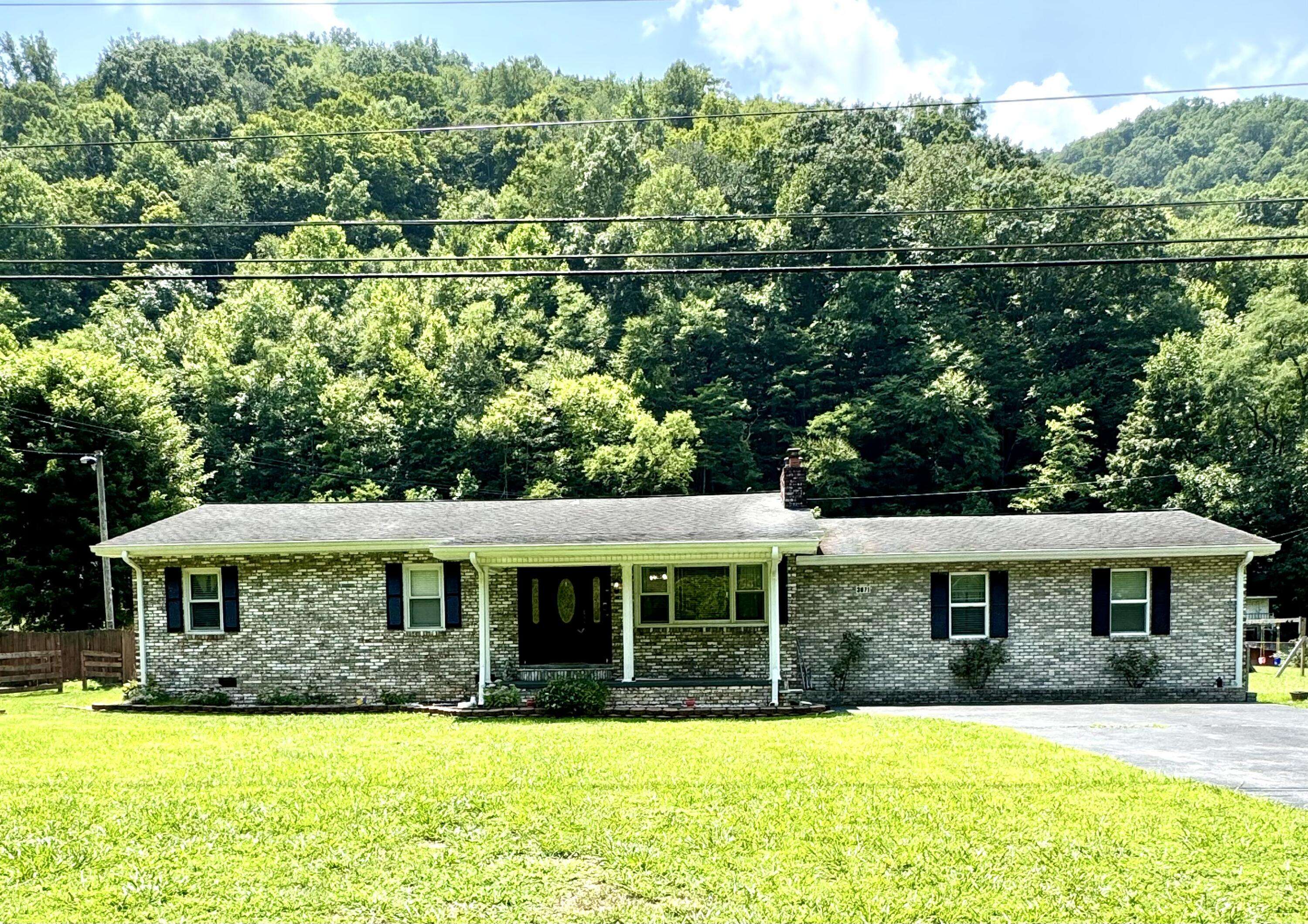 Kimper, KY 41539,3871 Upper Johns Creek Road