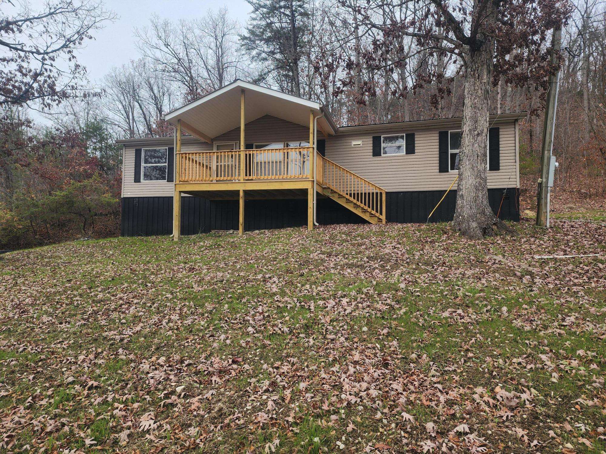 Hustonville, KY 40437,410 Black Pike